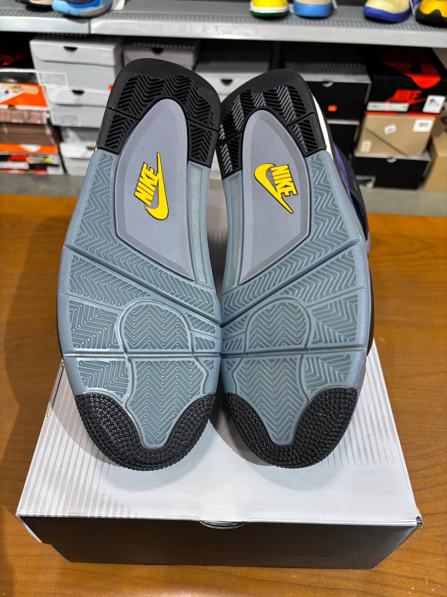 Air Jordan 4 Lakers