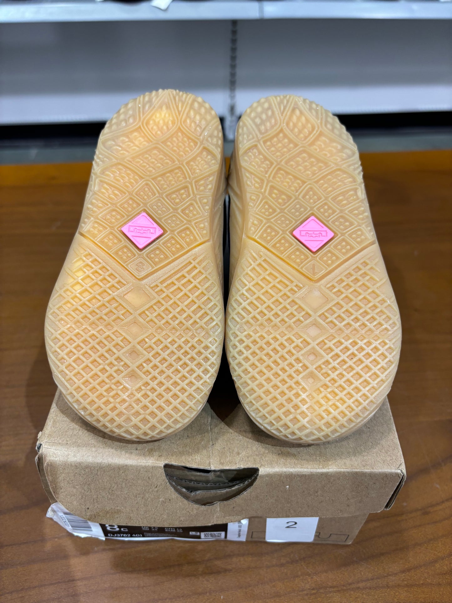 Nike Lebron 18 Low Wile E Vs Roadrunner Space Jam