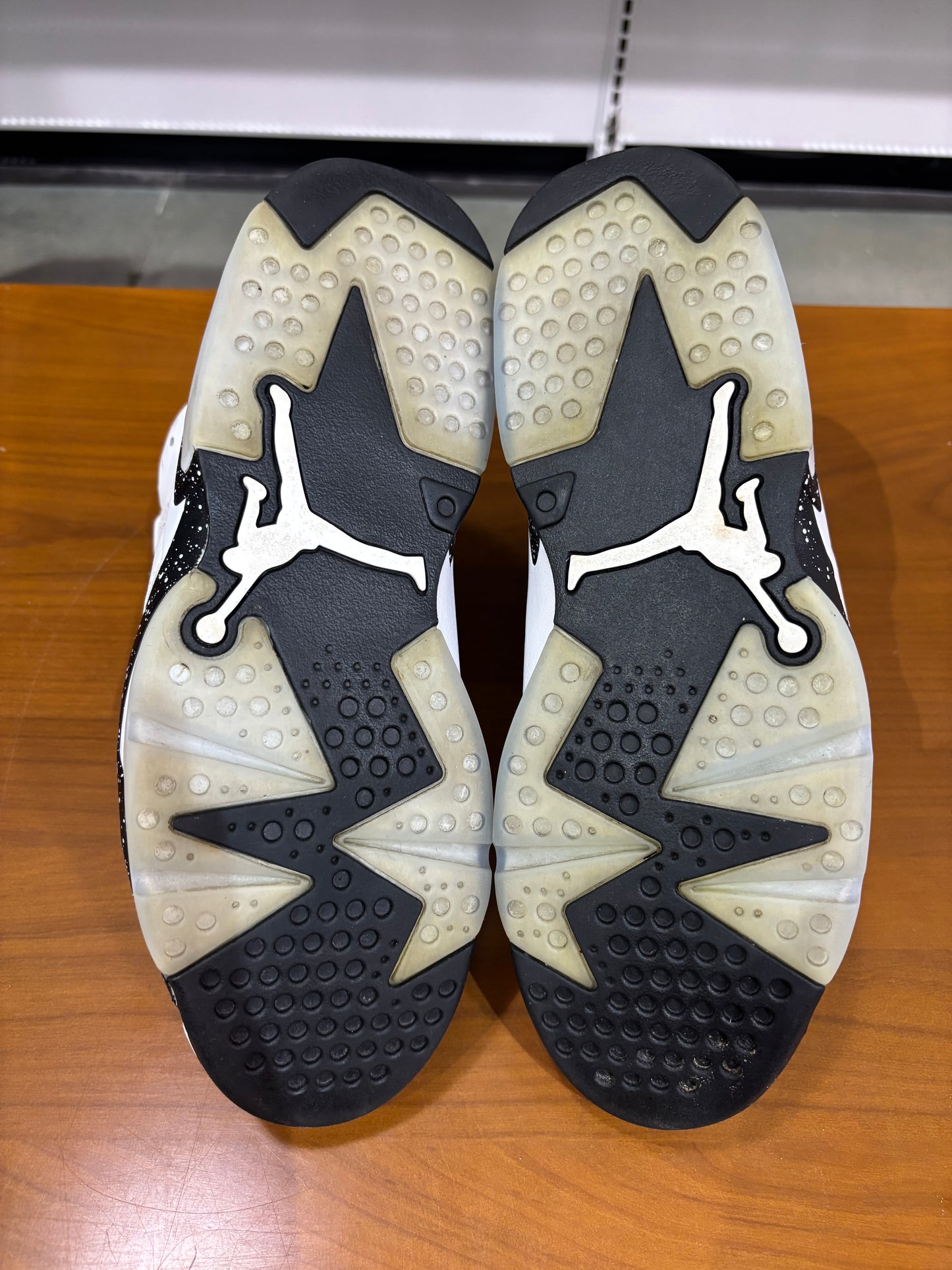 Preowned Air Jordan 6 Reverse Oreo
