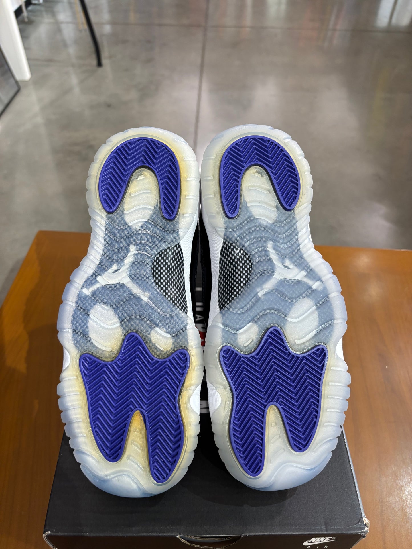 Air Jordan 11 Concord