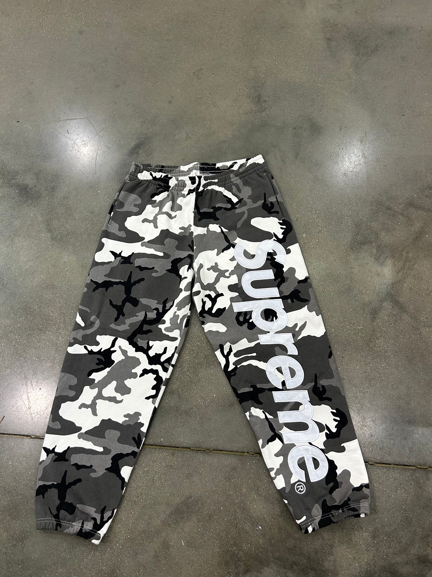 Preowned Supreme Satin Applique Sweatpant SS26 Snow Camo