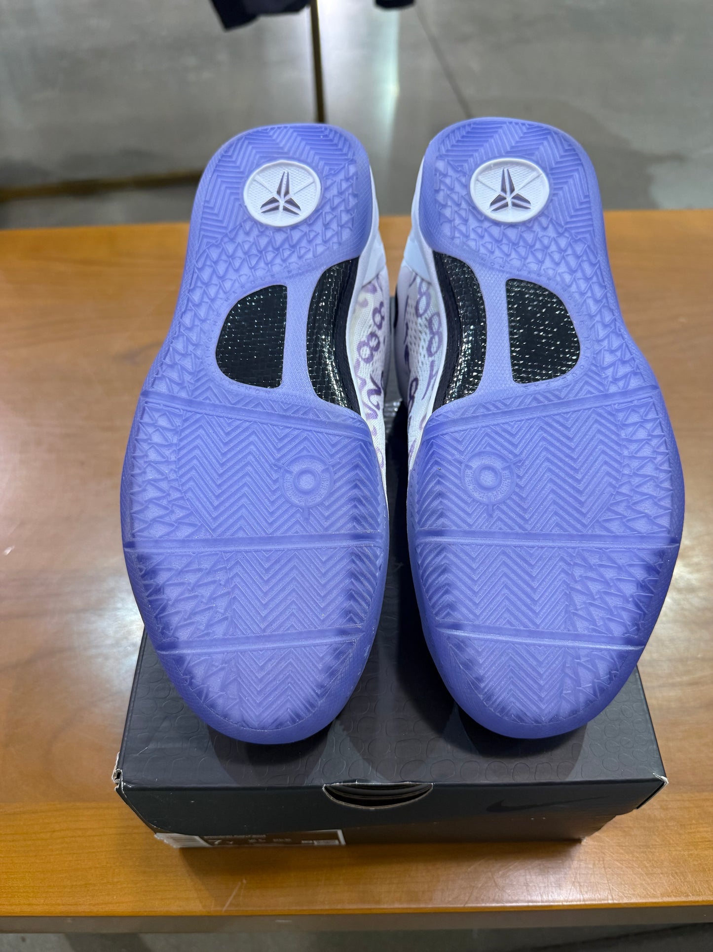 Preowned Kobe 8 Court Purple