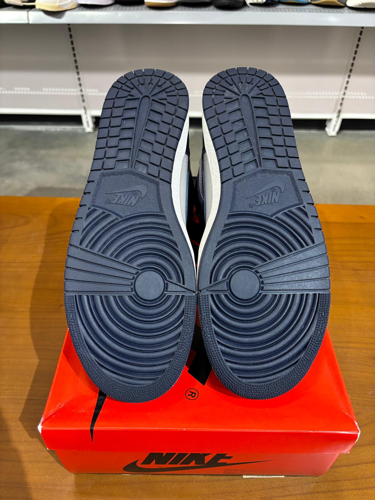 Preowned Air Jordan 1 Georgetown '85