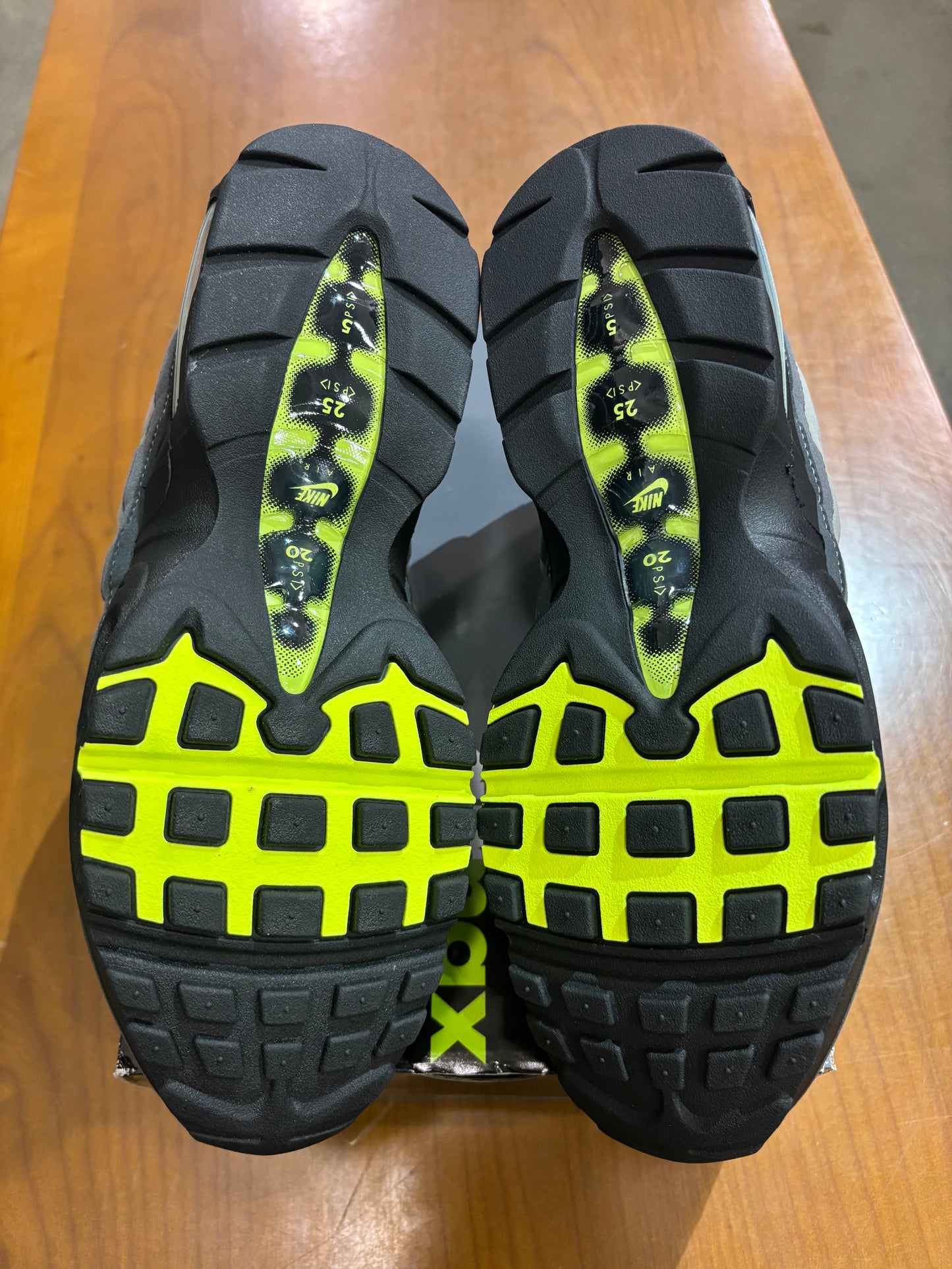 Nike Air Max 95 OG Big Bubble Neon 2025