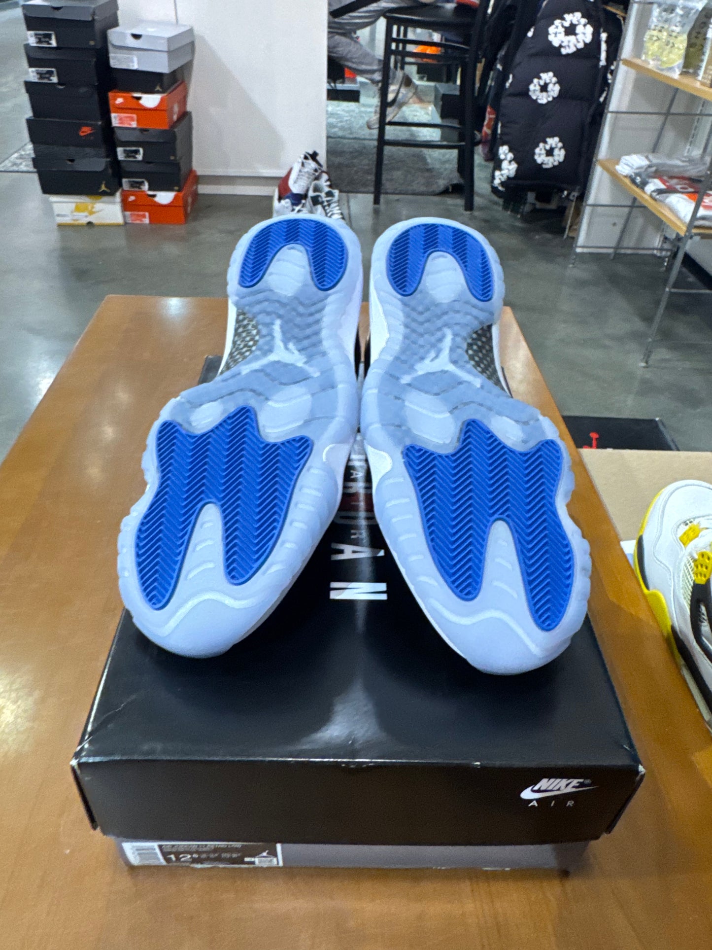 Air Jordan 11 Low Space Jam