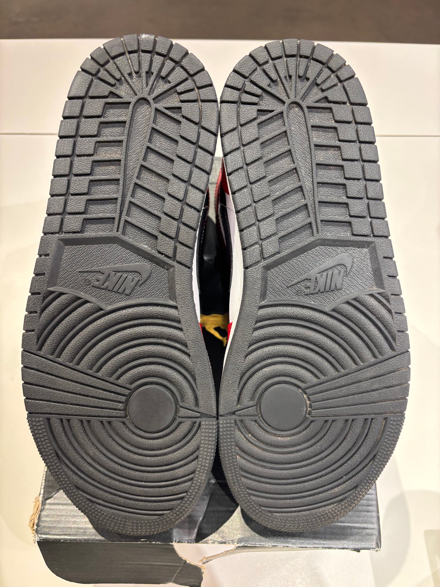 Preowned Air Jordan 1 Mid Chicago Toe