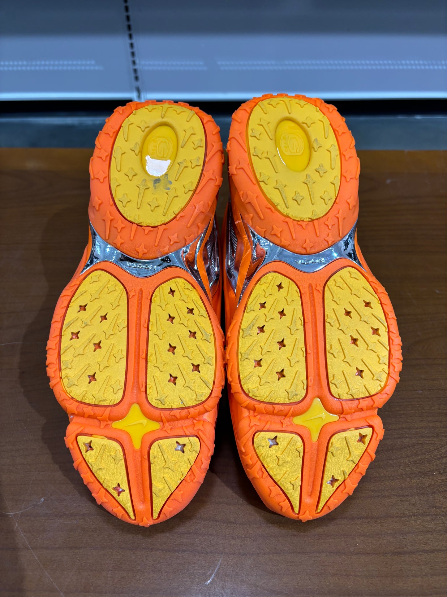 Drake Nocta Hot Step (B Grade)