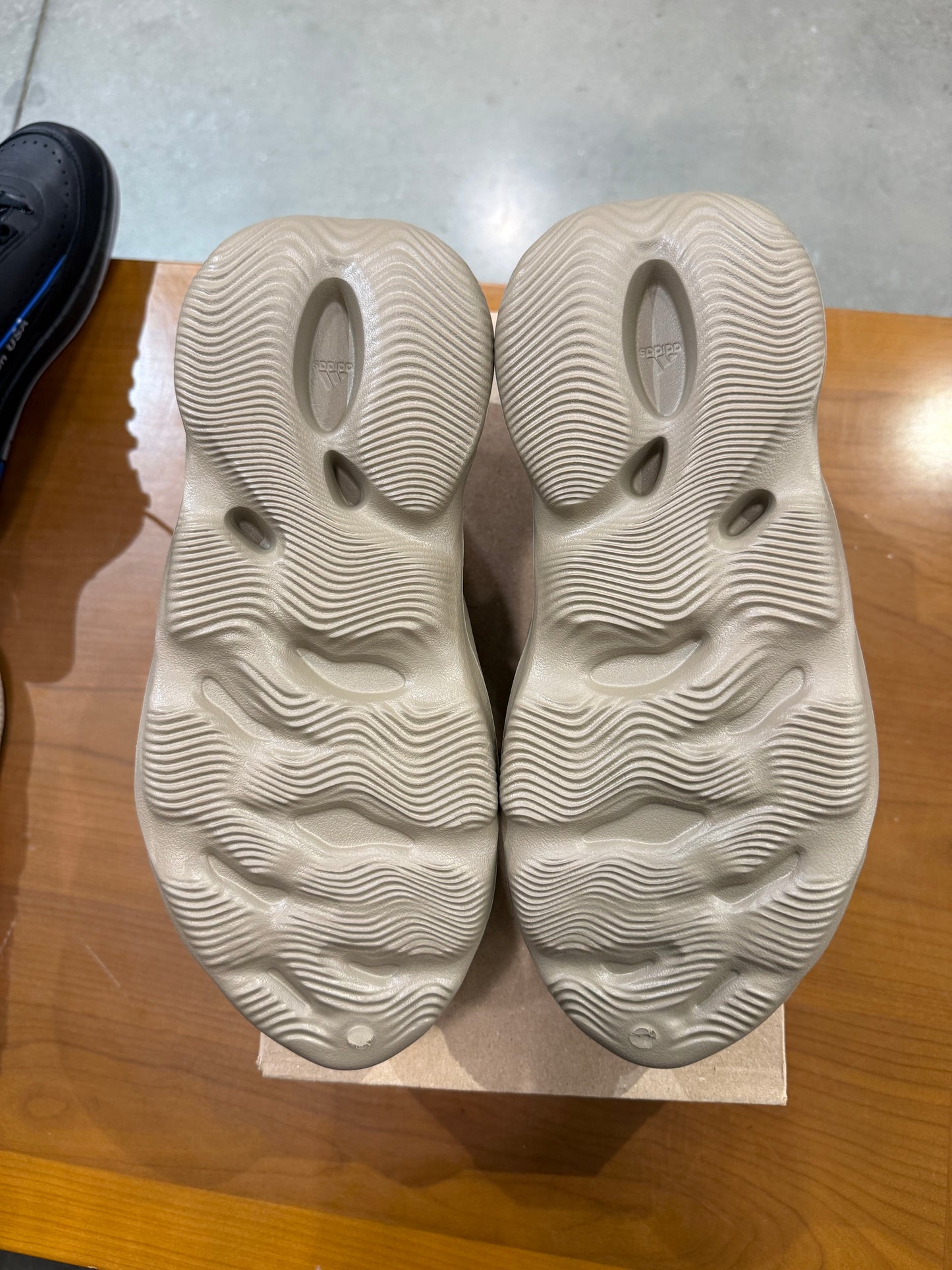 Yeezy Foam Runner Stone Taupe