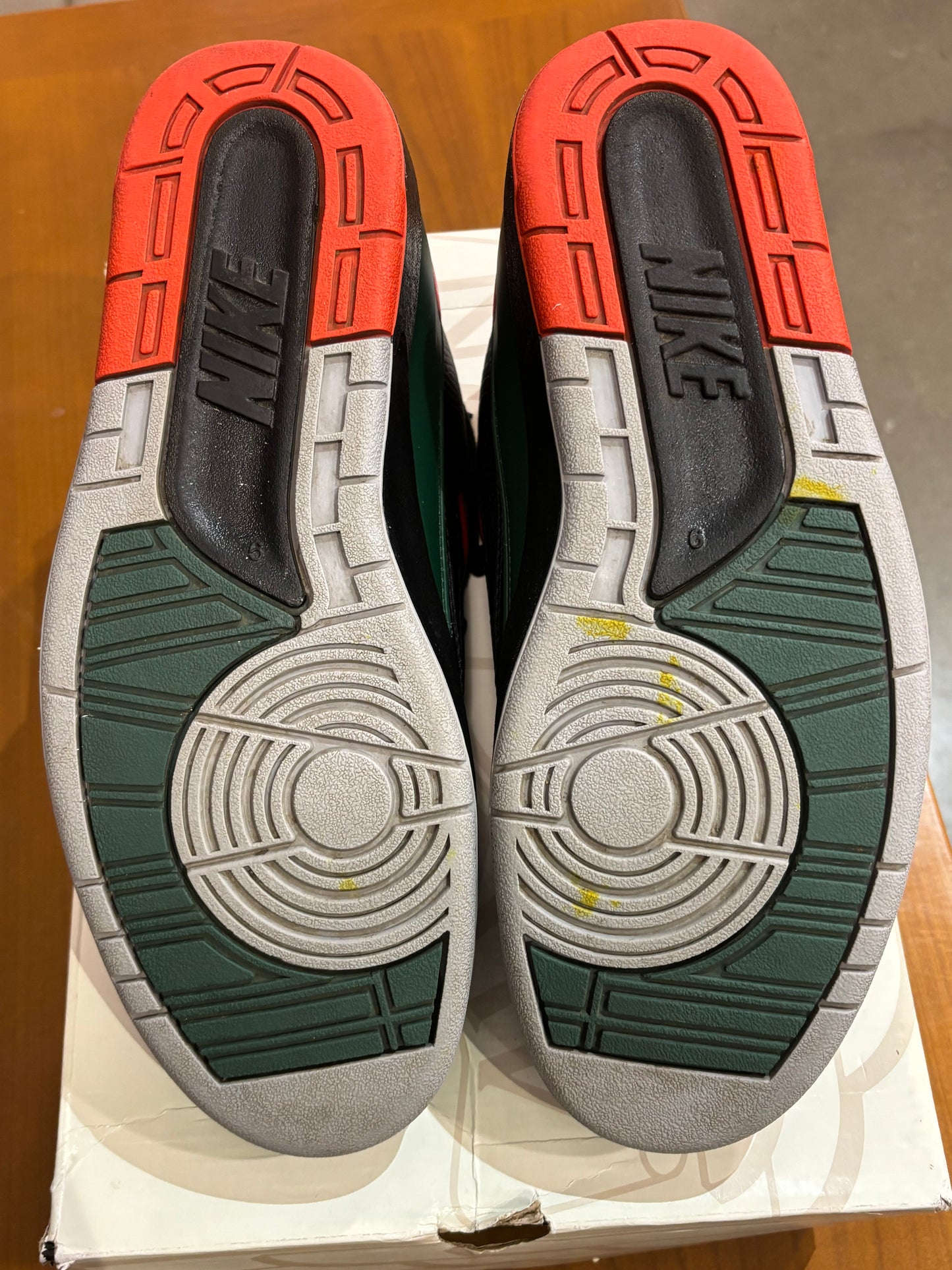 Preowned Air Jordan 2 Low Christmas