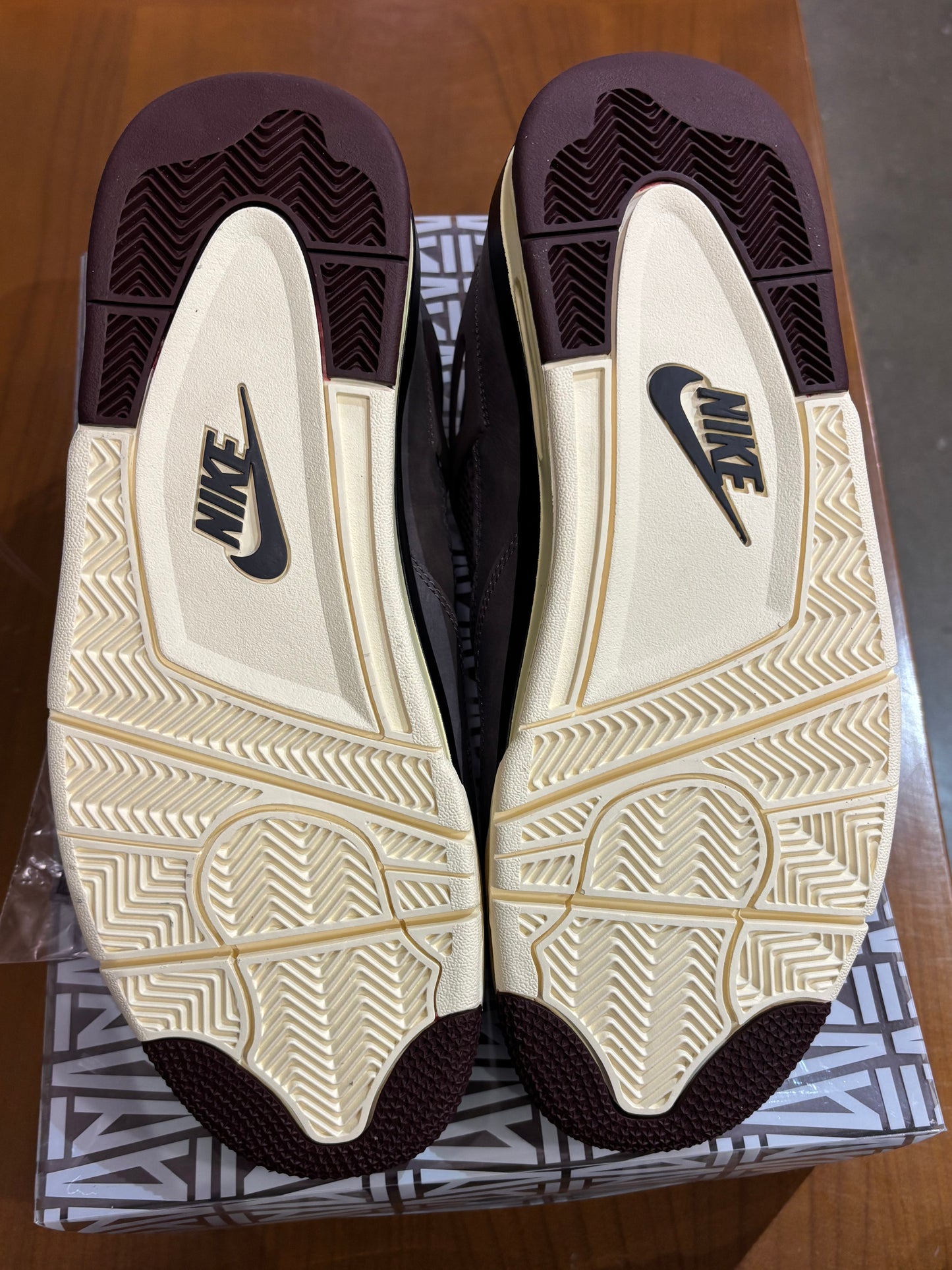 Air Jordan 4 A Ma Maniere Violet Ore