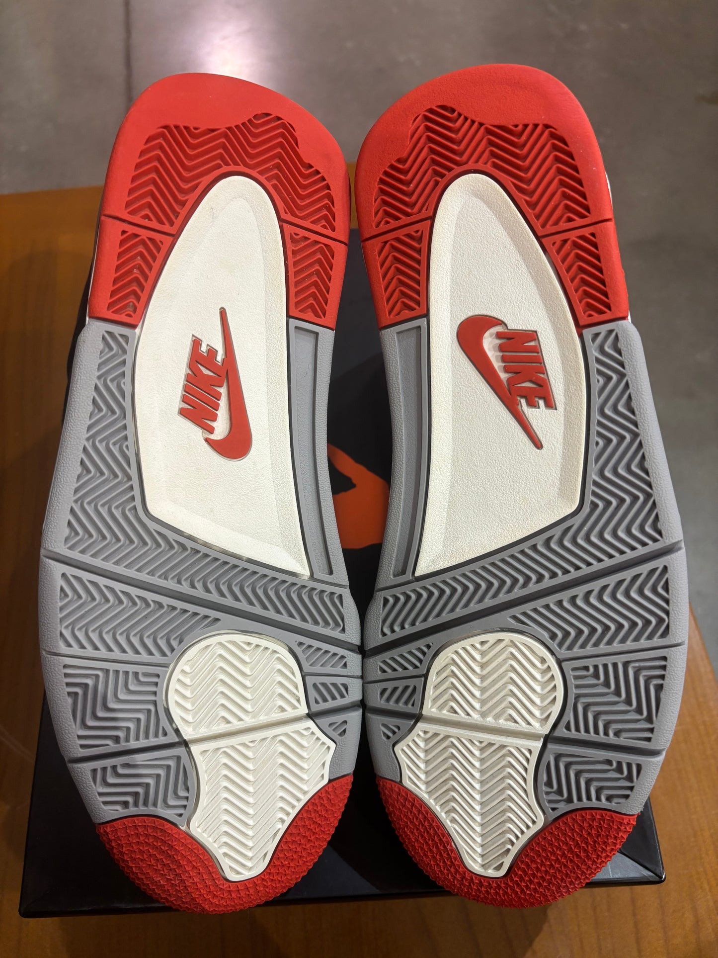 Preowned Air Jordan 4 Bred 2019