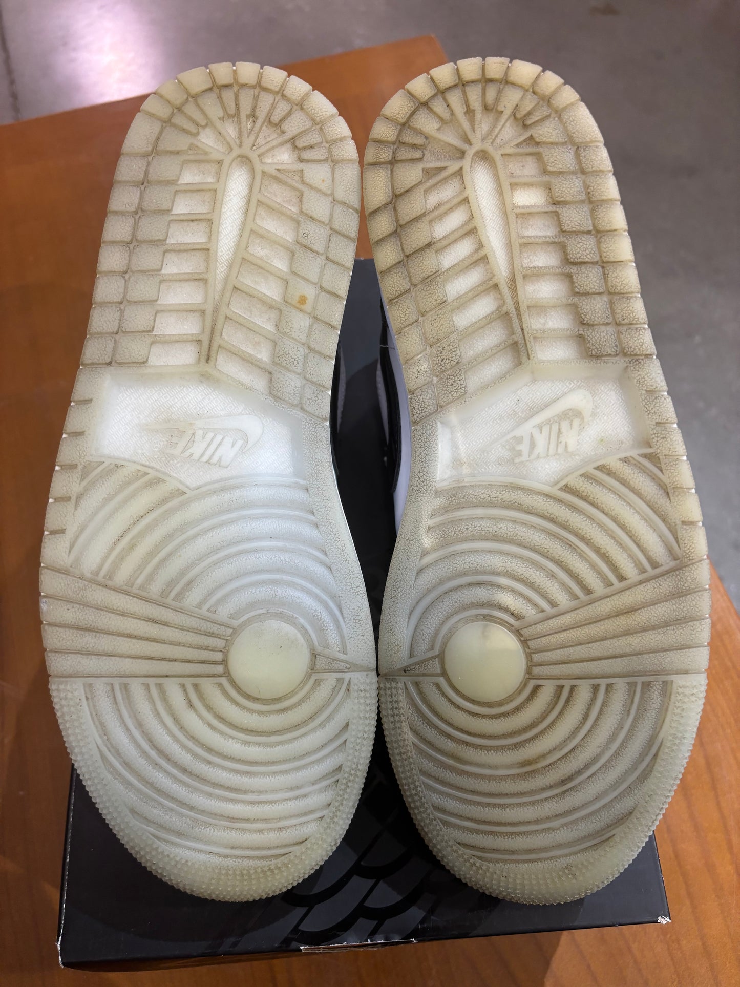 Preowned Air Jordan 1 Low Concord