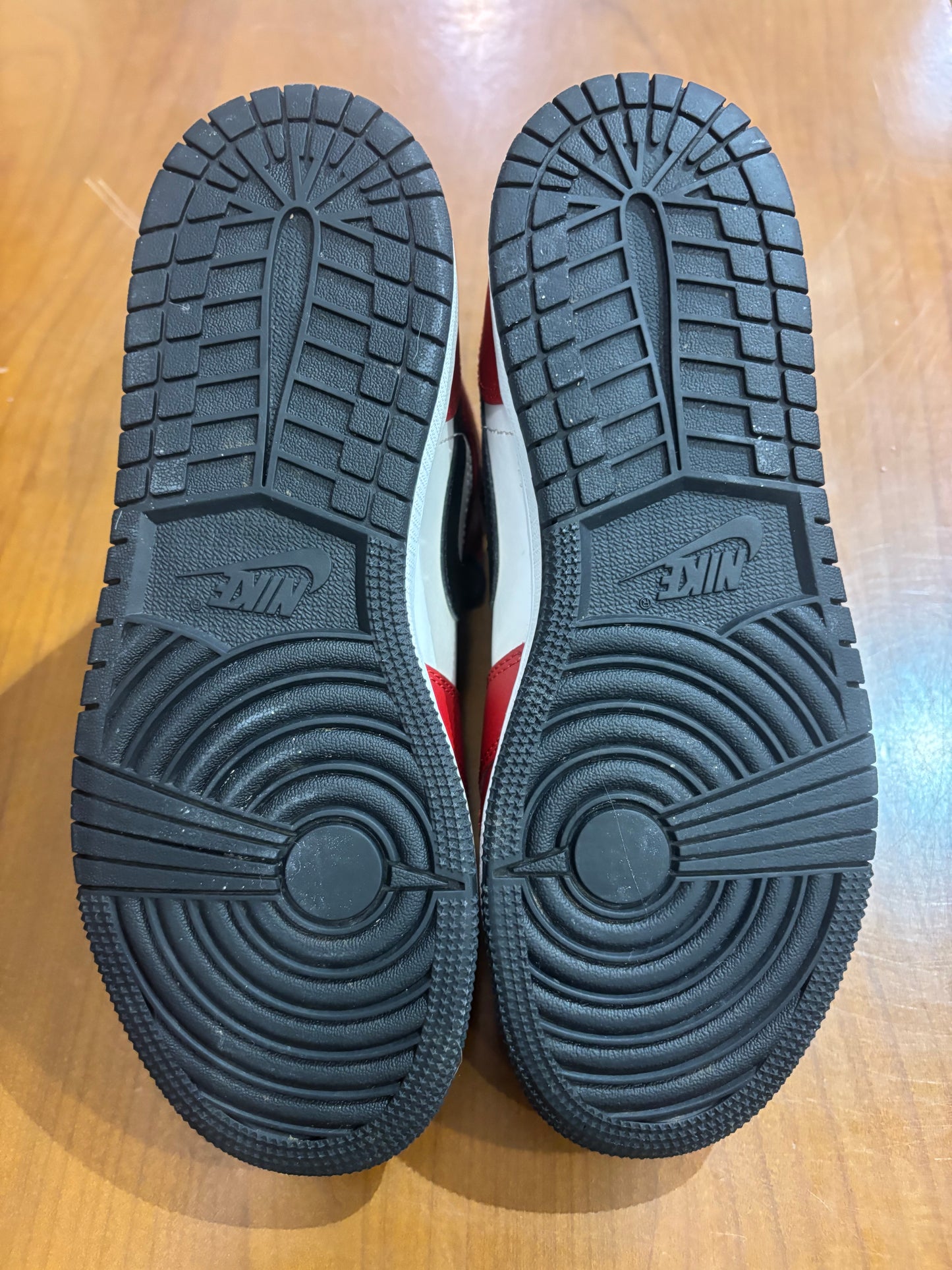 Preowned Air Jordan 1 Mid Chicago Black Toe