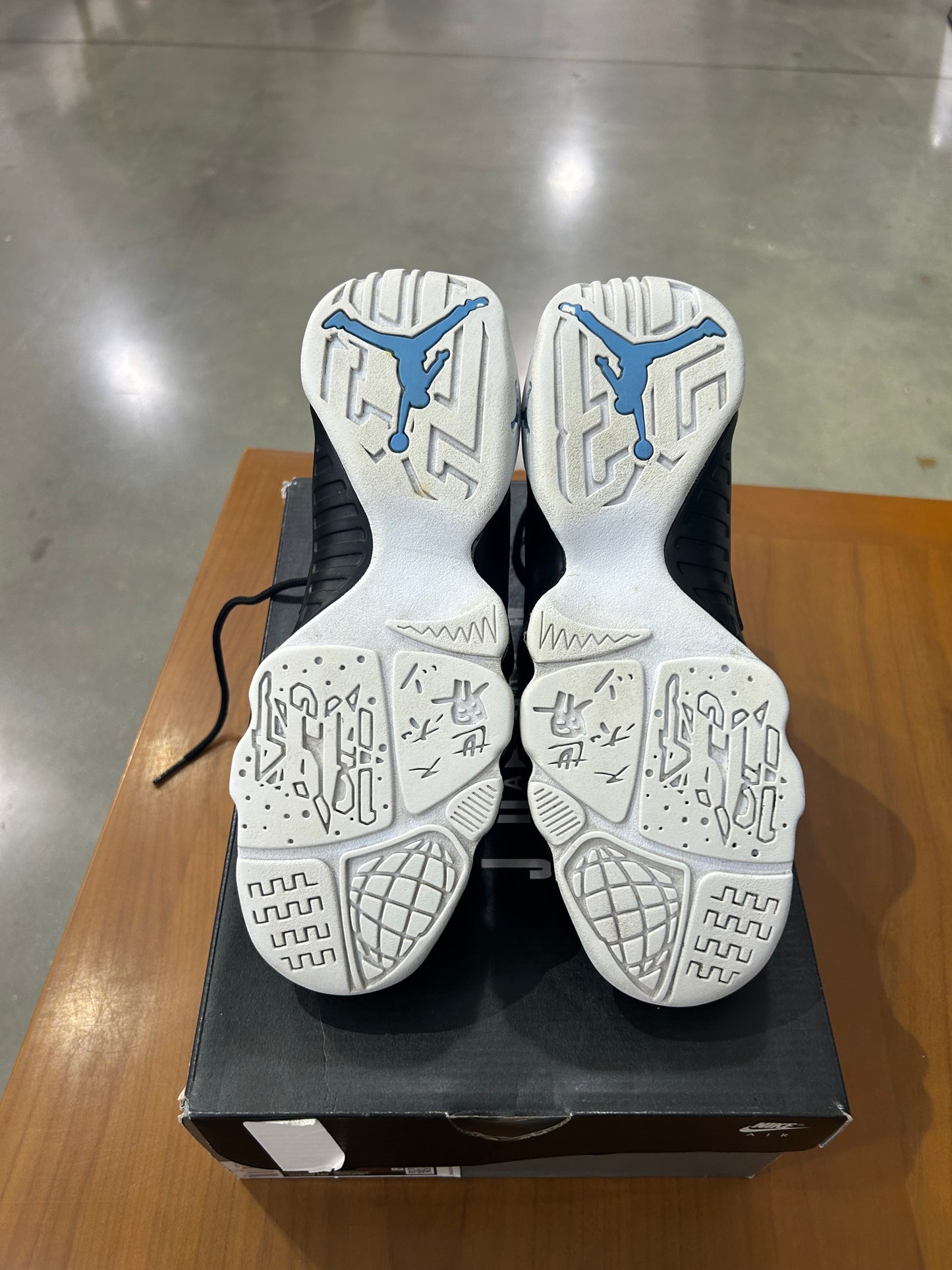 Preowned Air Jordan 9 University Blue