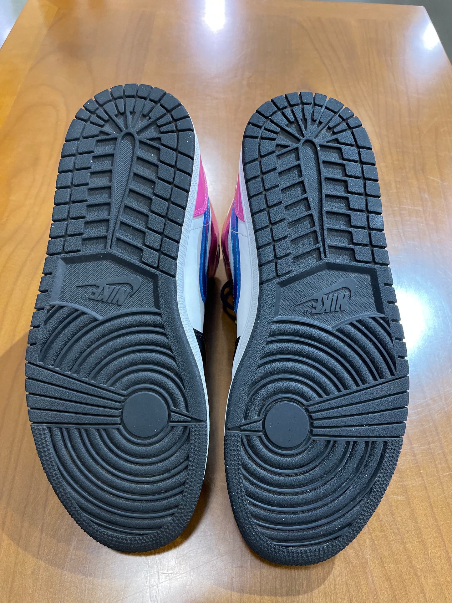 Preowned Air Jordan 1 Mid White Black Cyber Pink