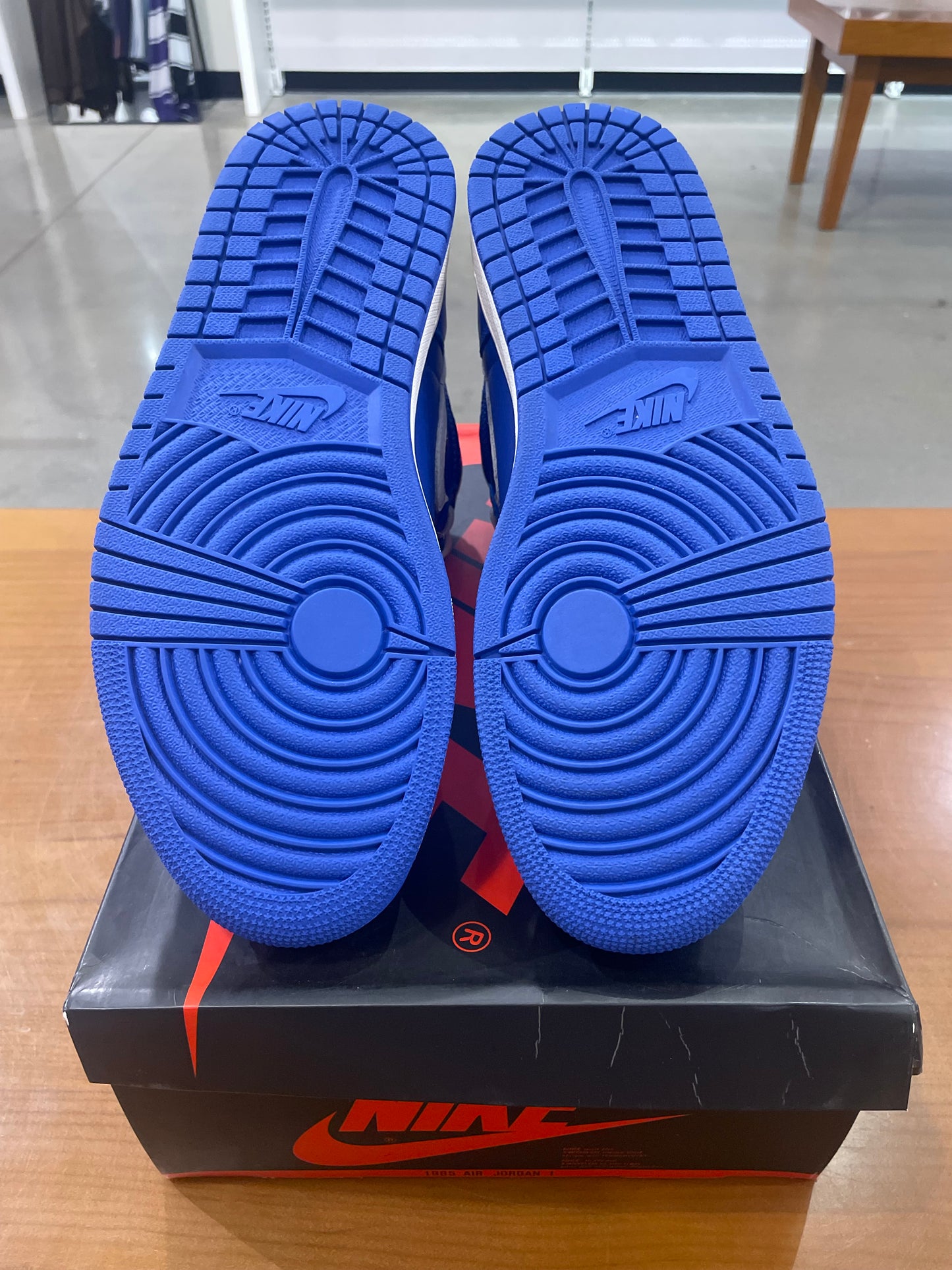 Preowned Air Jordan 1 Hyper Royal