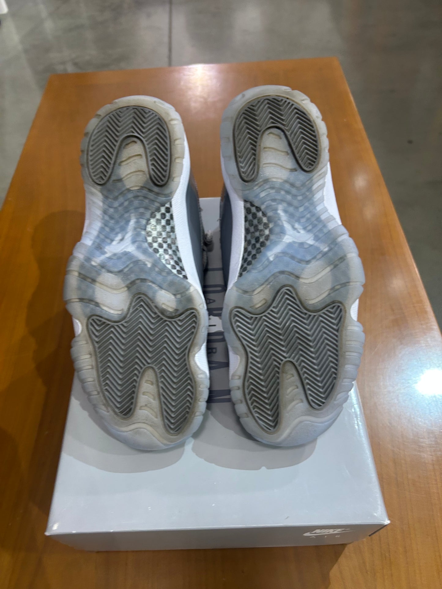 PREOWNED Air Jordan 11 Cool Grey