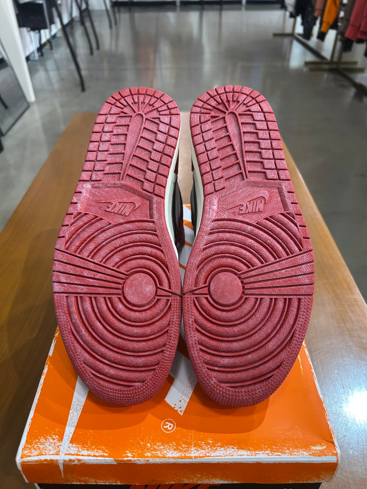 Air Jordan 1 High Chicago Lost and Found