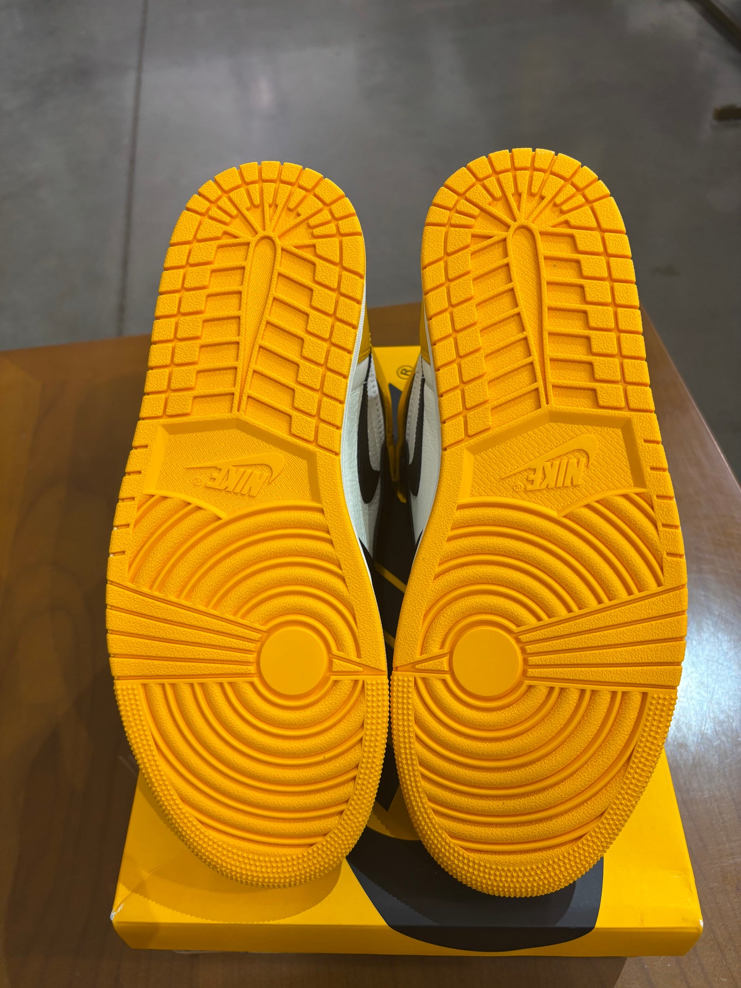 Air Jordan 1 Taxi