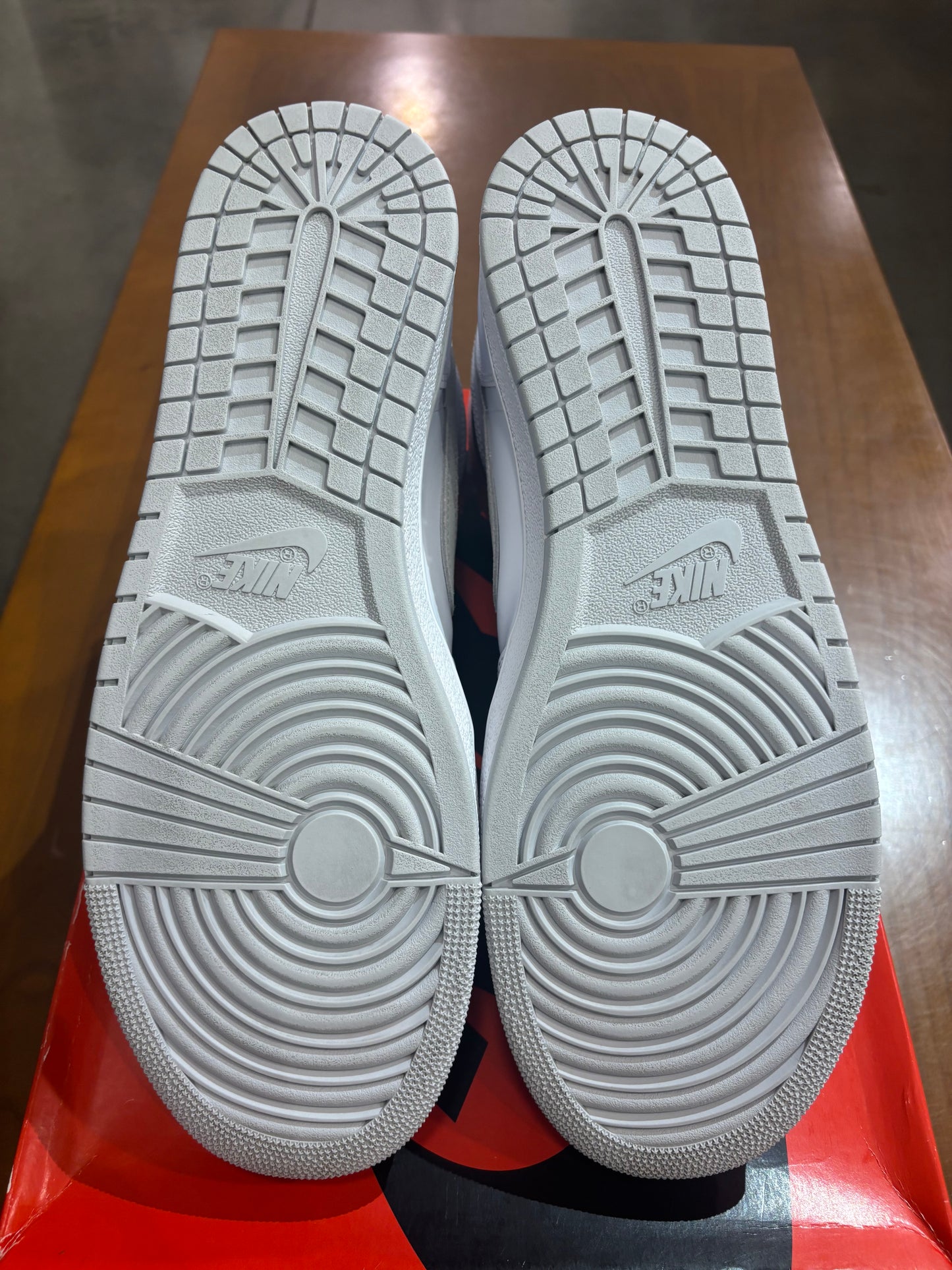 Preowned Air Jordan 1 '85 Neutral Grey