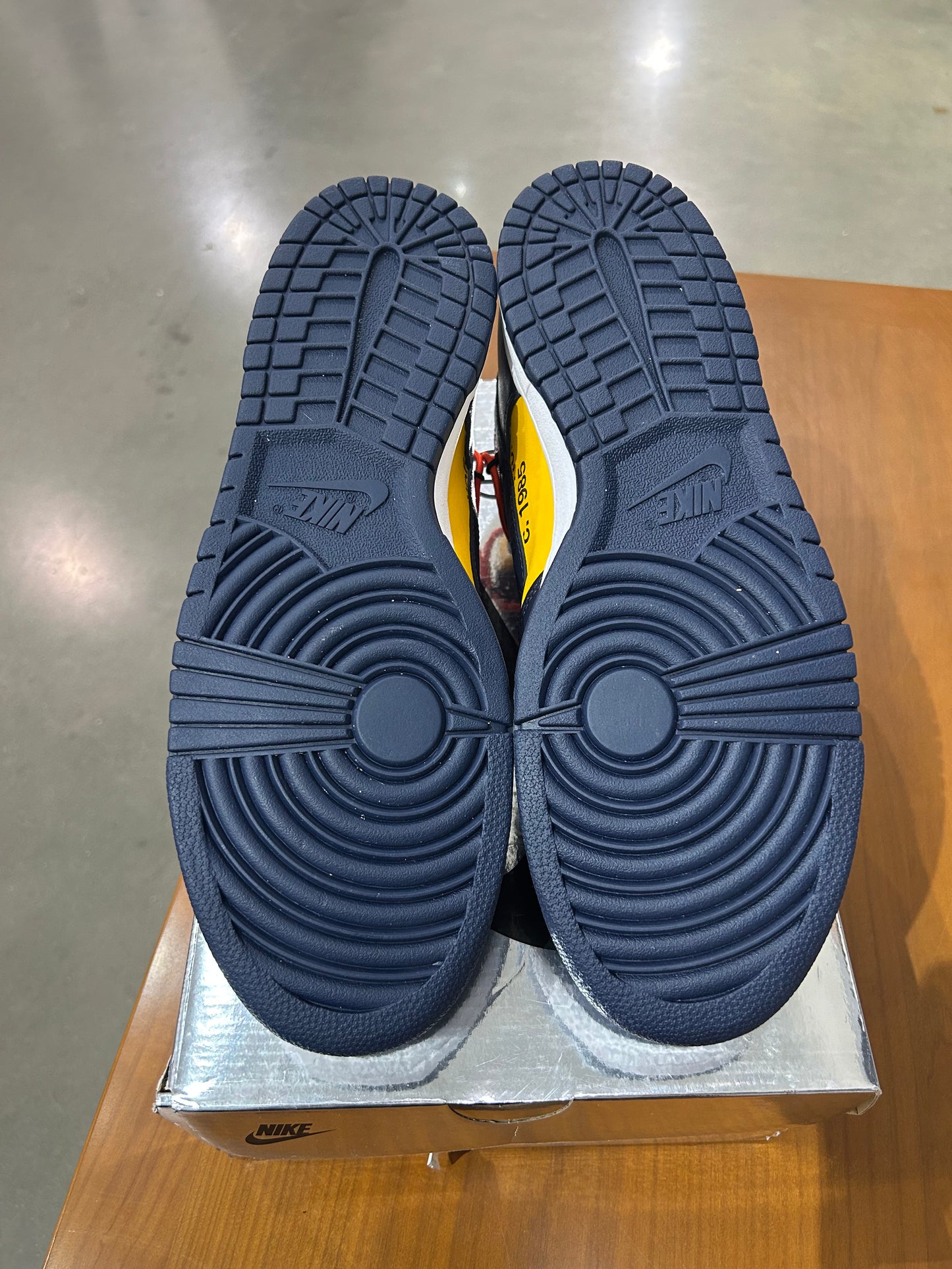 Nike Dunk Low Off-White University Gold