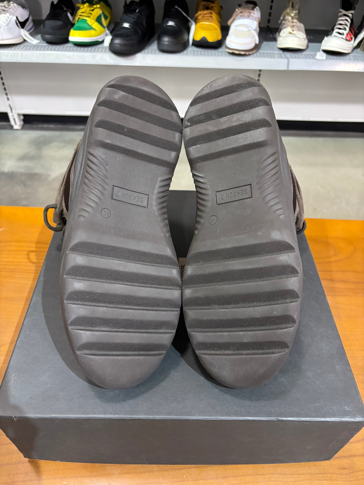 Preowned Yeezy Season 7 Desert Boot Oil
