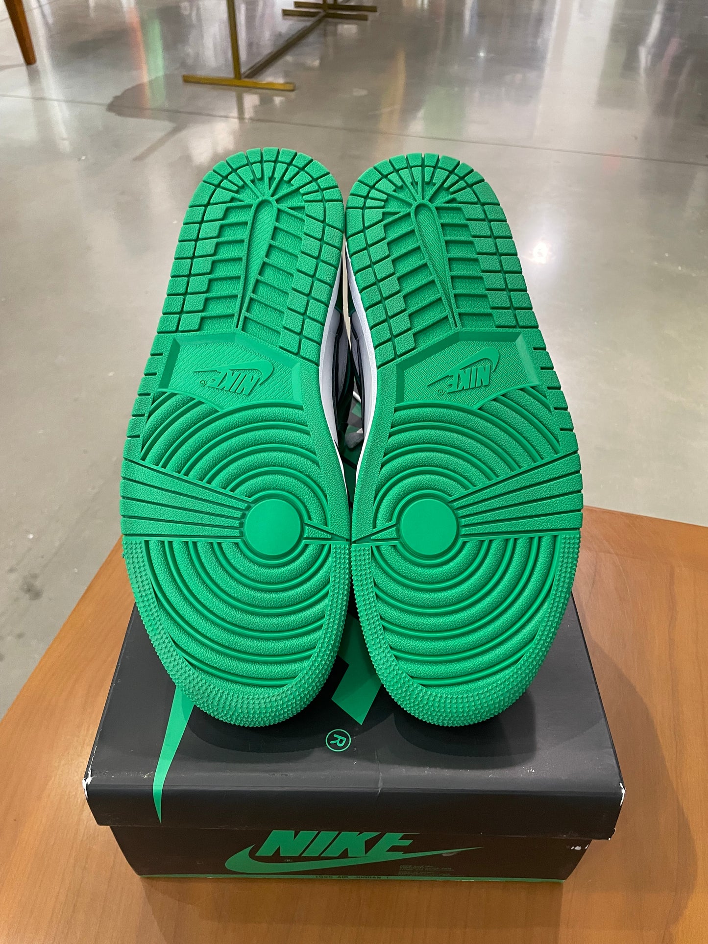 Preowned Air Jordan 1 Lucky Green