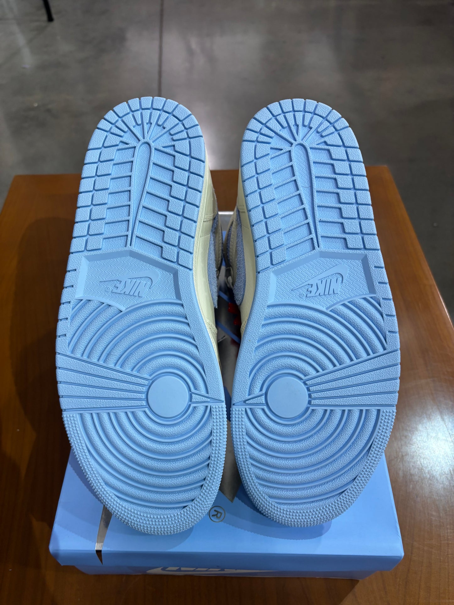Air Jordan 1 Pale Ivory Physic Blue