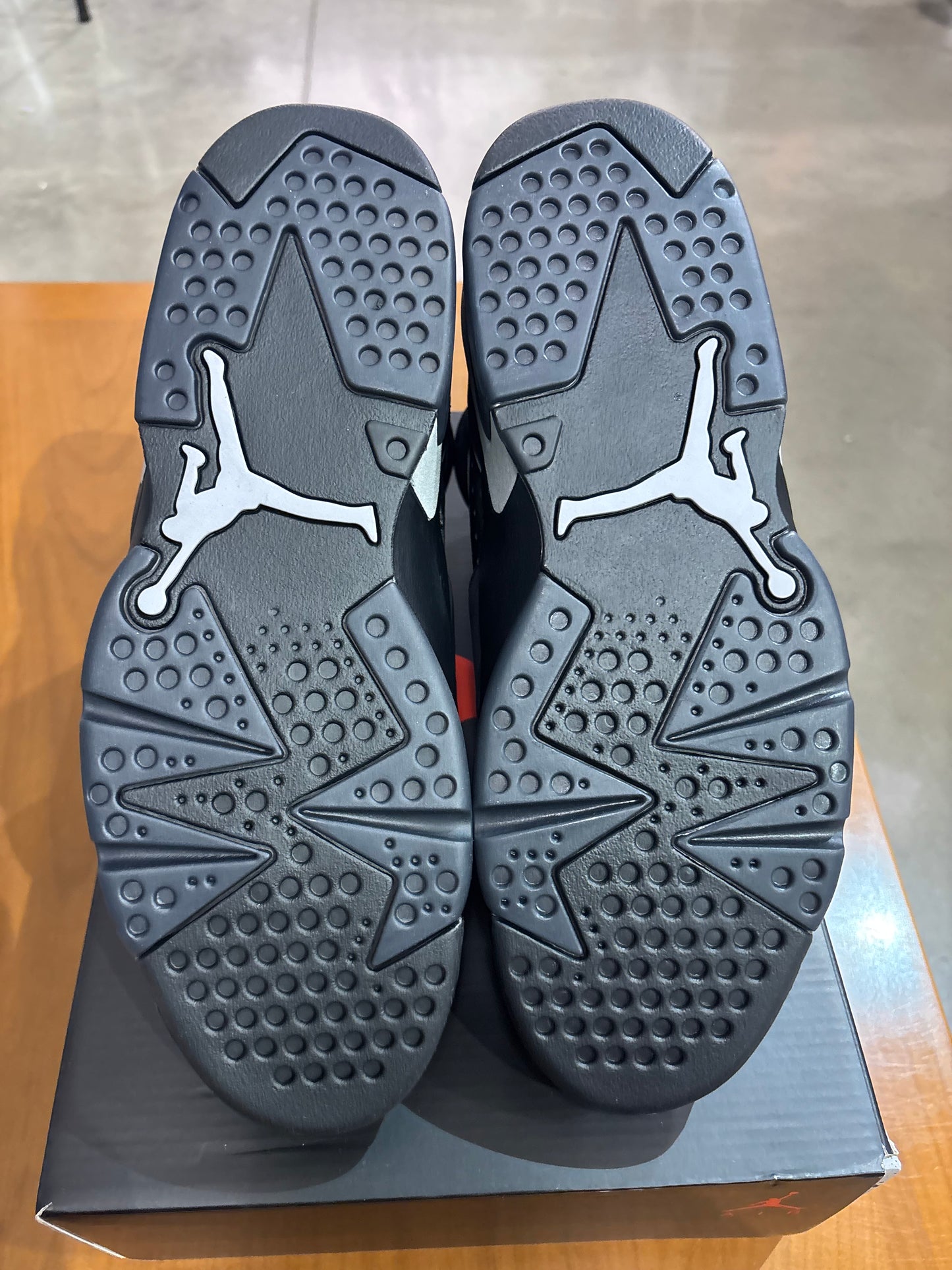 Air Jordan 6 Cap and Gown