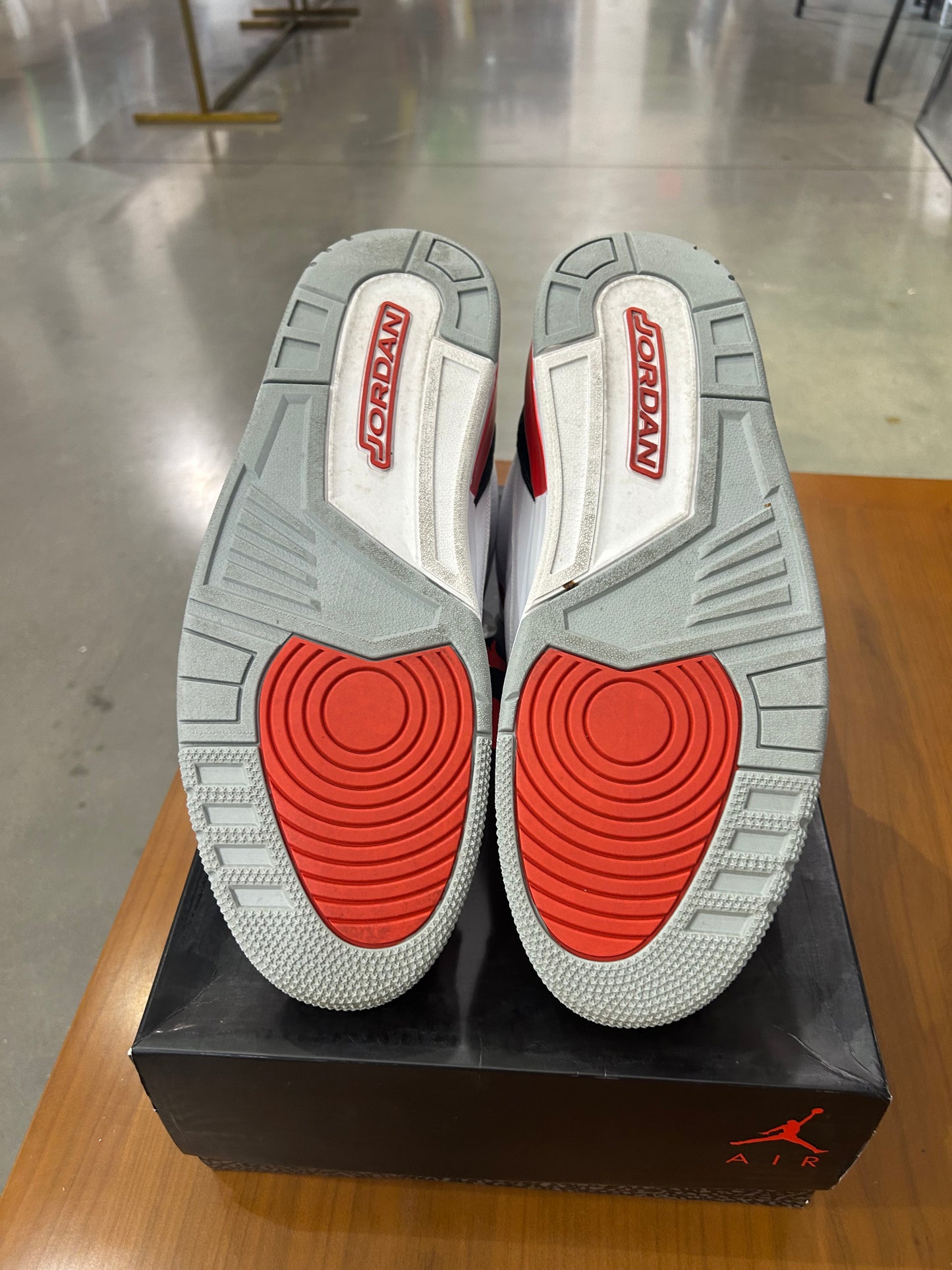 Preowned Air Jordan 3 Fire Red (2013)