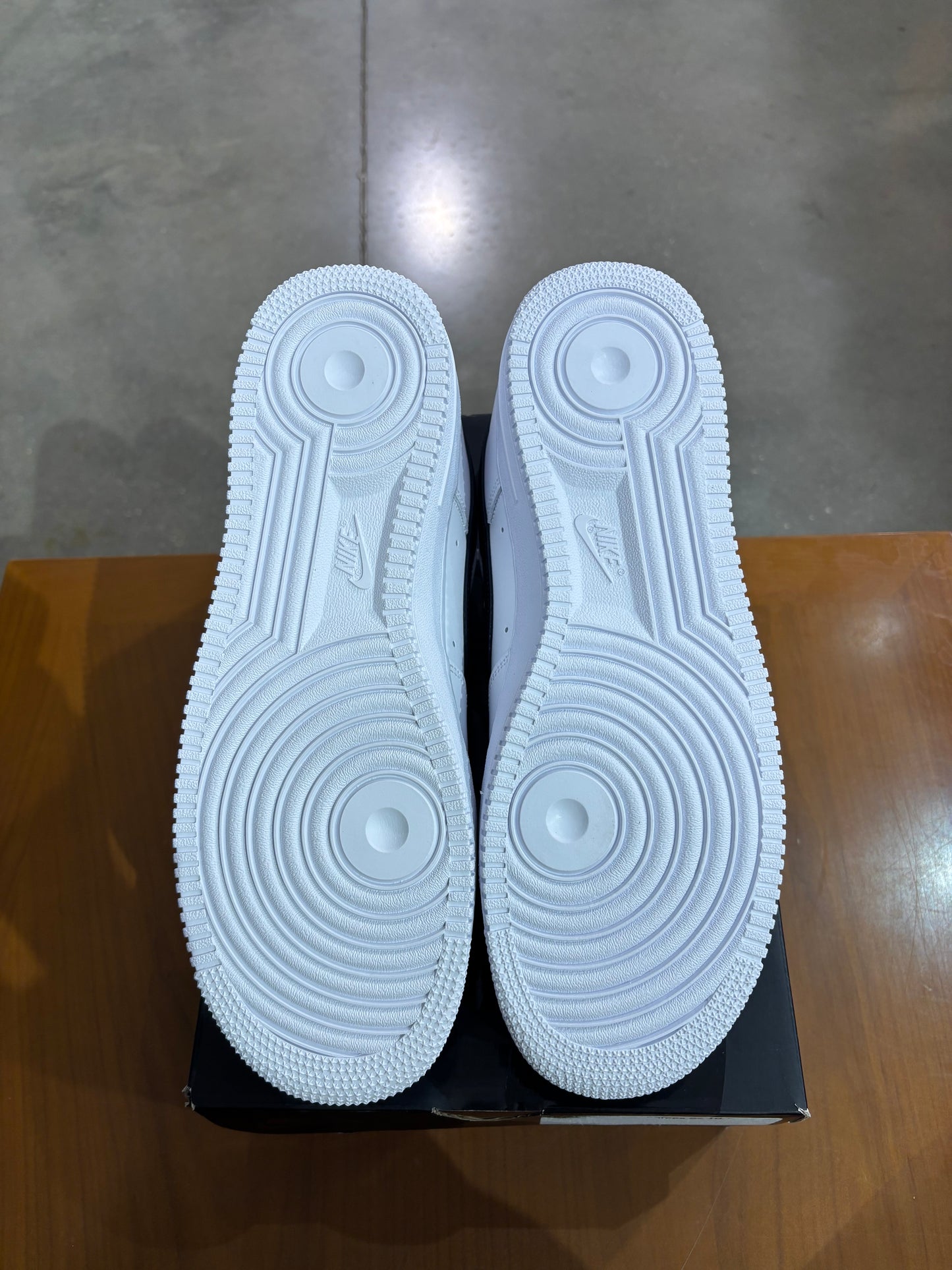 Supreme Air Force 1 Low White (Black Swoosh)