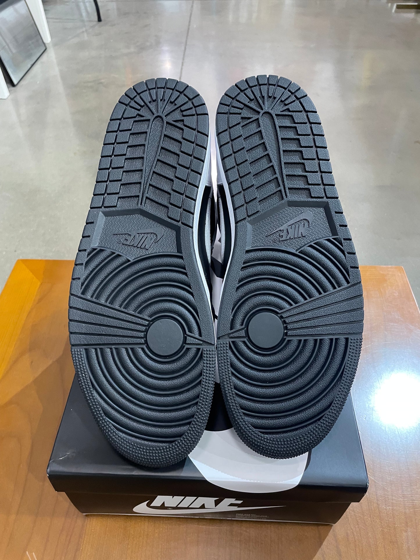 Preowned Air Jordan 1 Black White