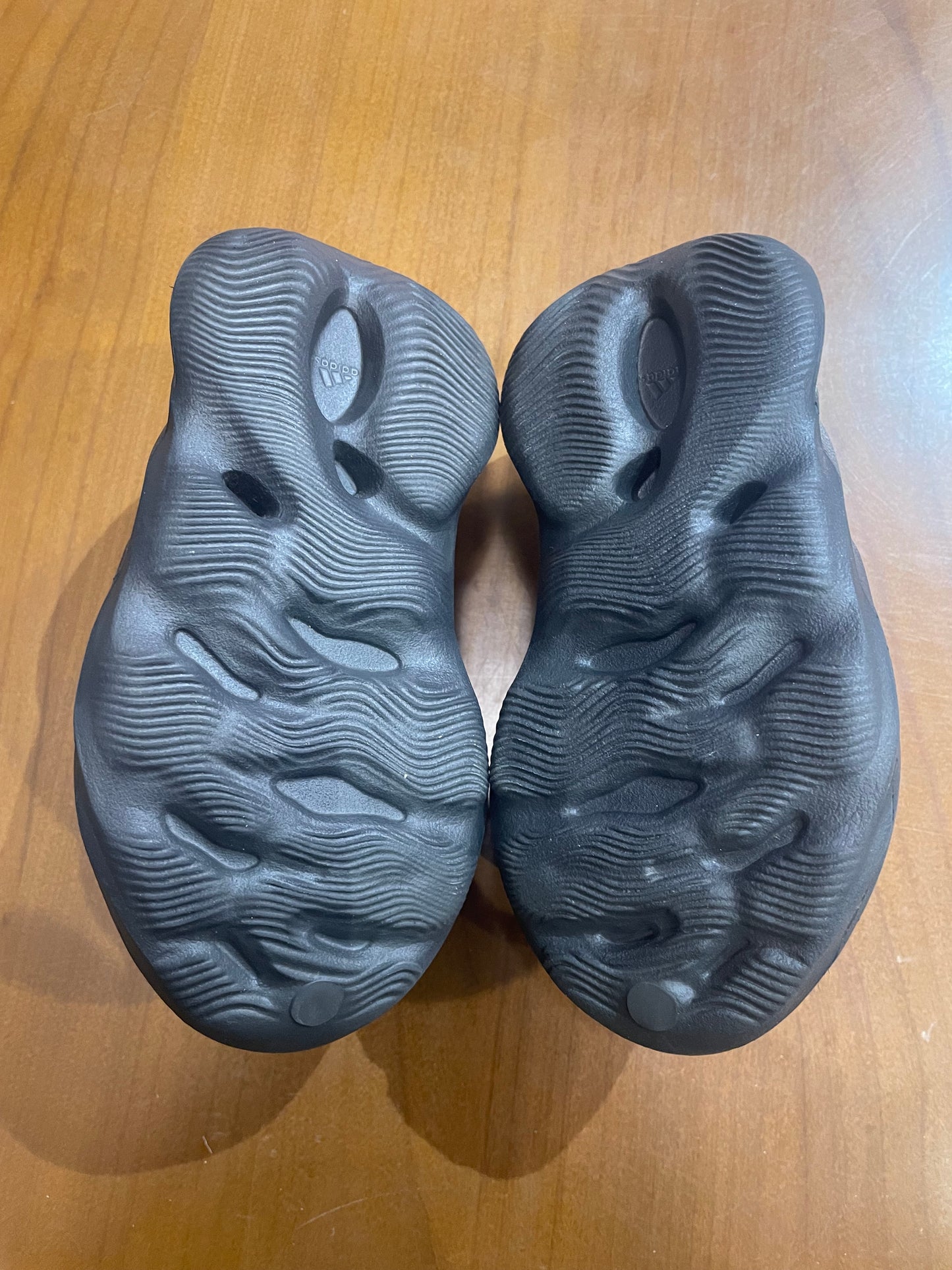 Preowned Yeezy Foam Runner Onyx