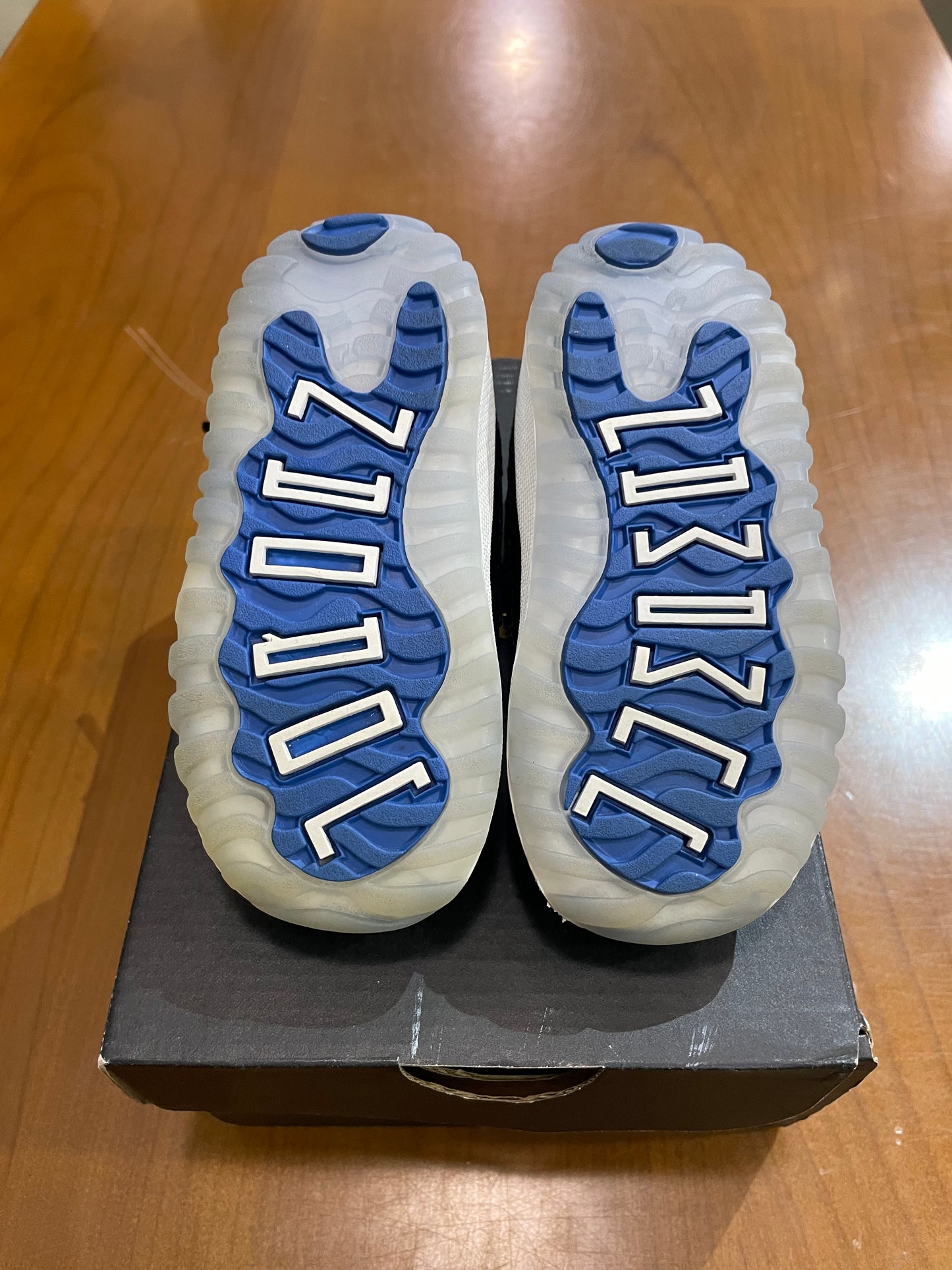 Preowned Air Jordan 11 Low Space Jam