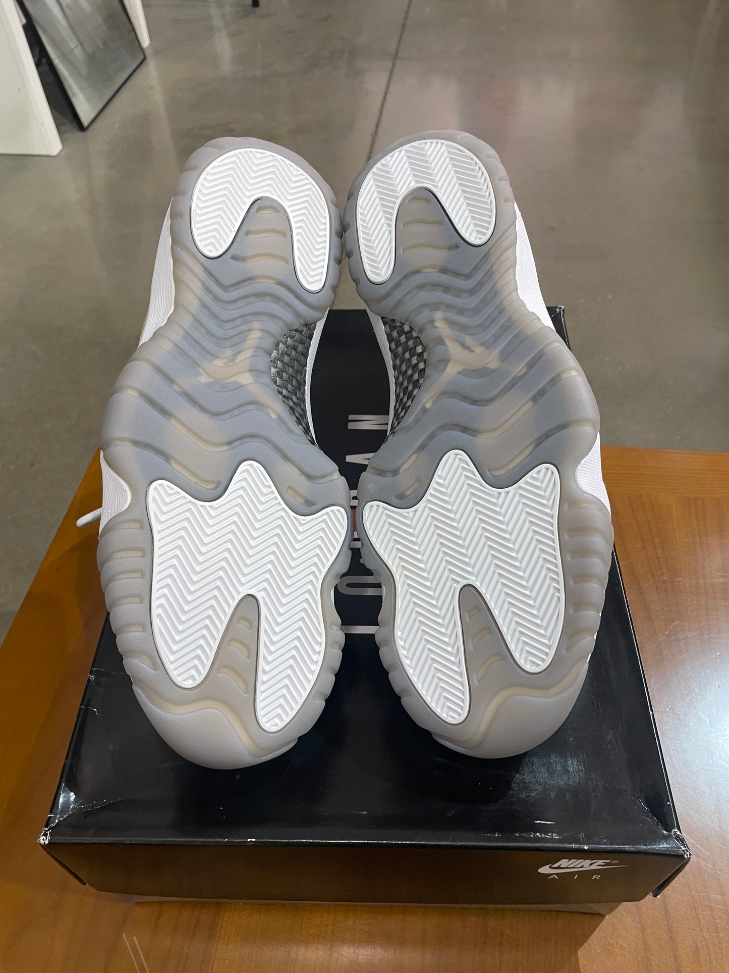 Air Jordan 11 Low IE Light Orewood Brown