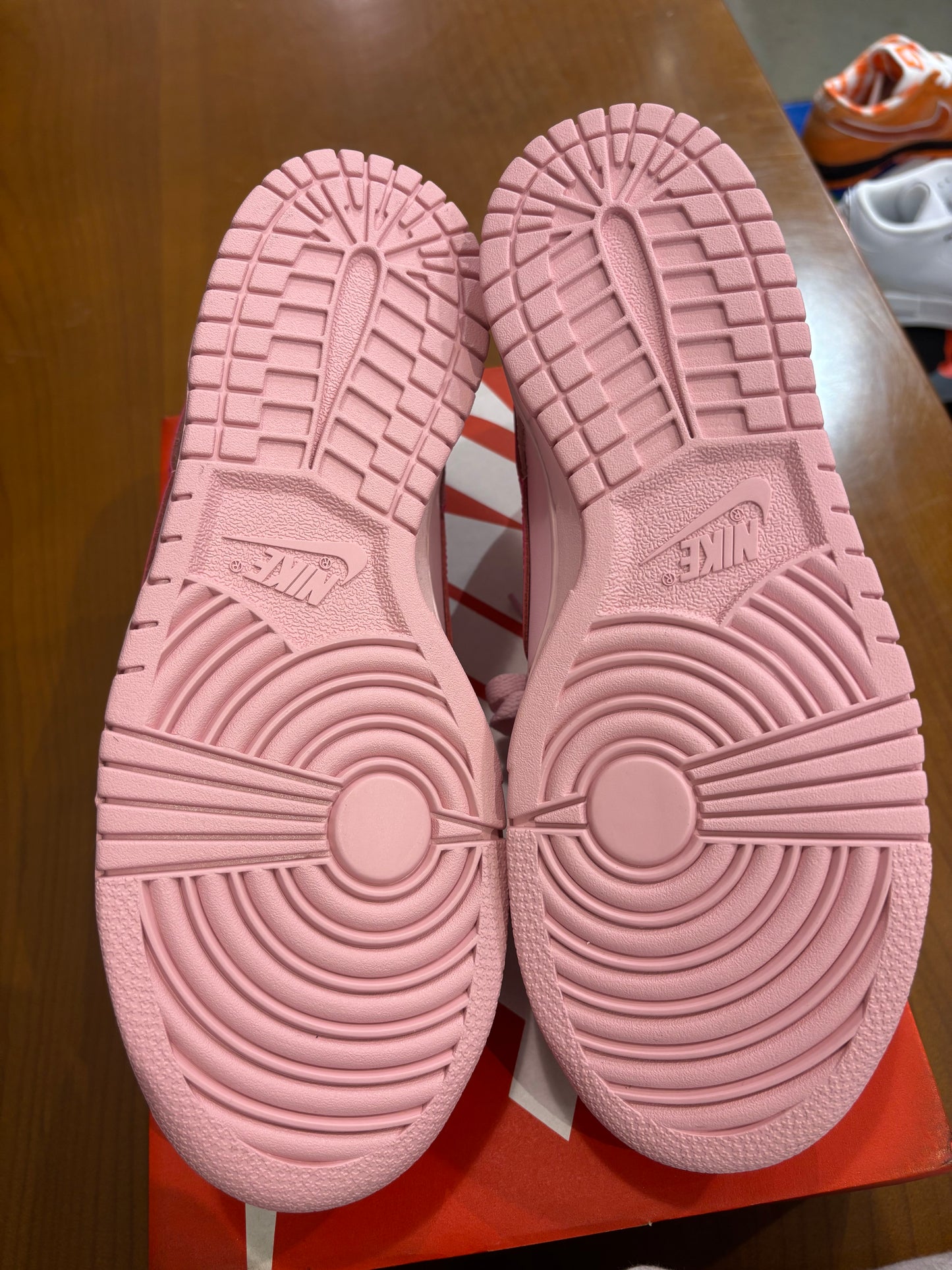 Nike Dunk Low Triple Pink