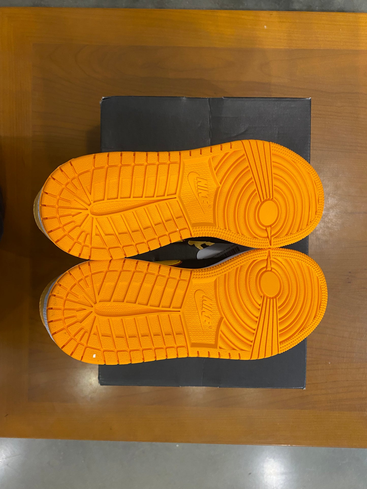 Air Jordan 1 Mid Black Vivid Orange