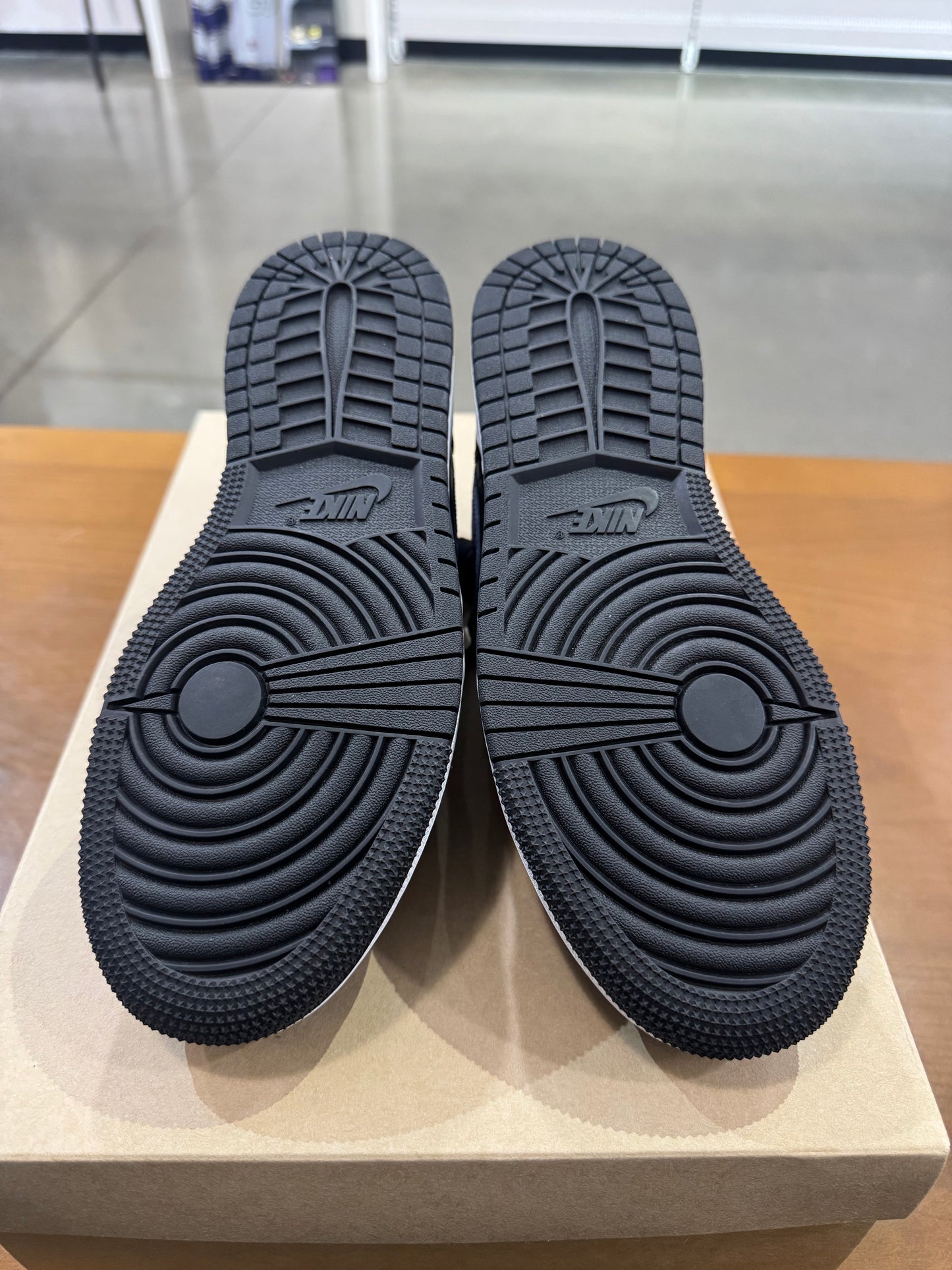 Preowned Air Jordan 1 Low Dark Concord