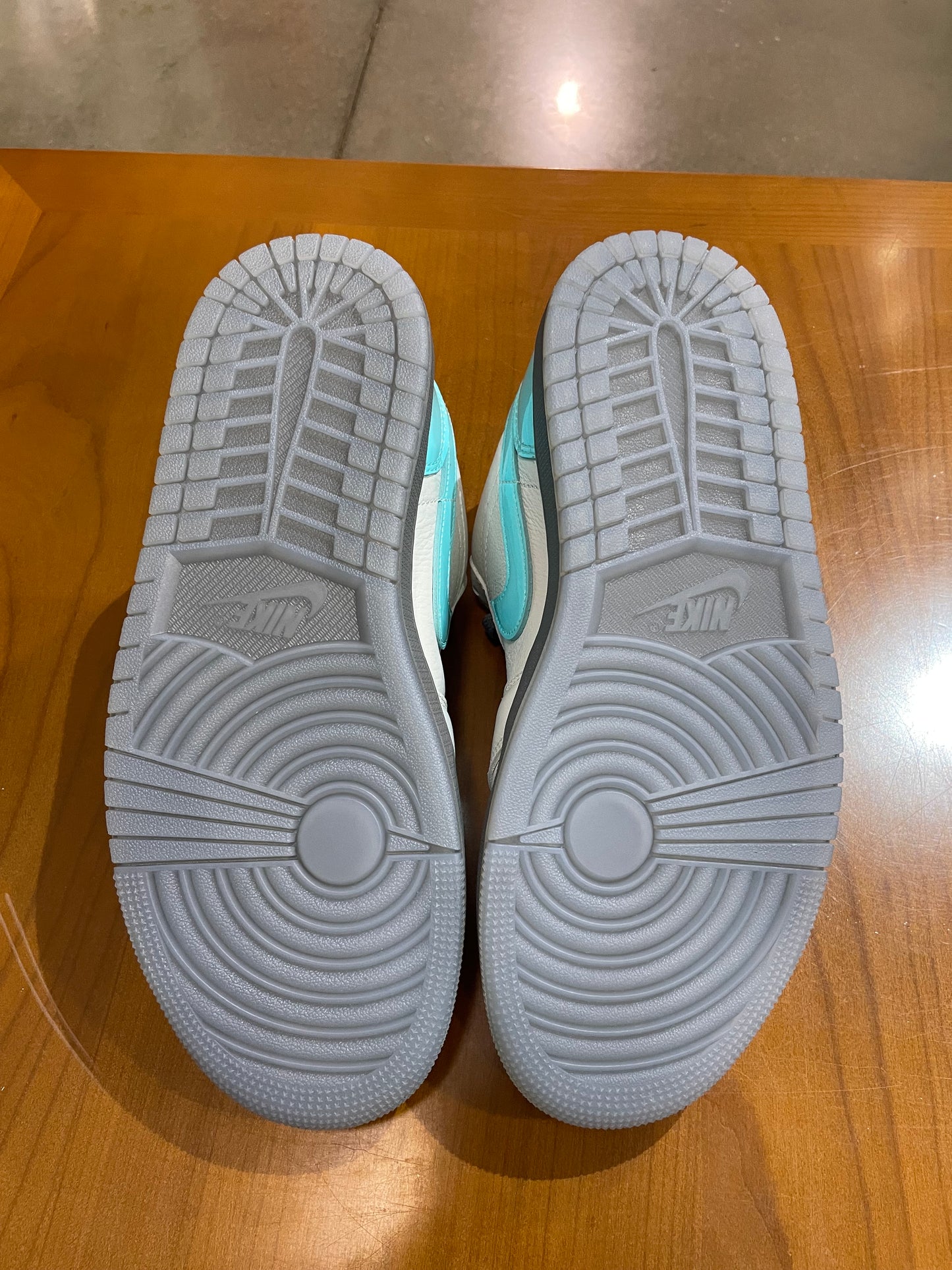 Air Jordan 1 Low Polaroid