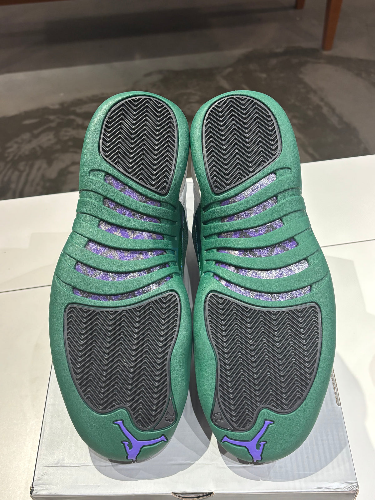 Air Jordan 12 Bucks