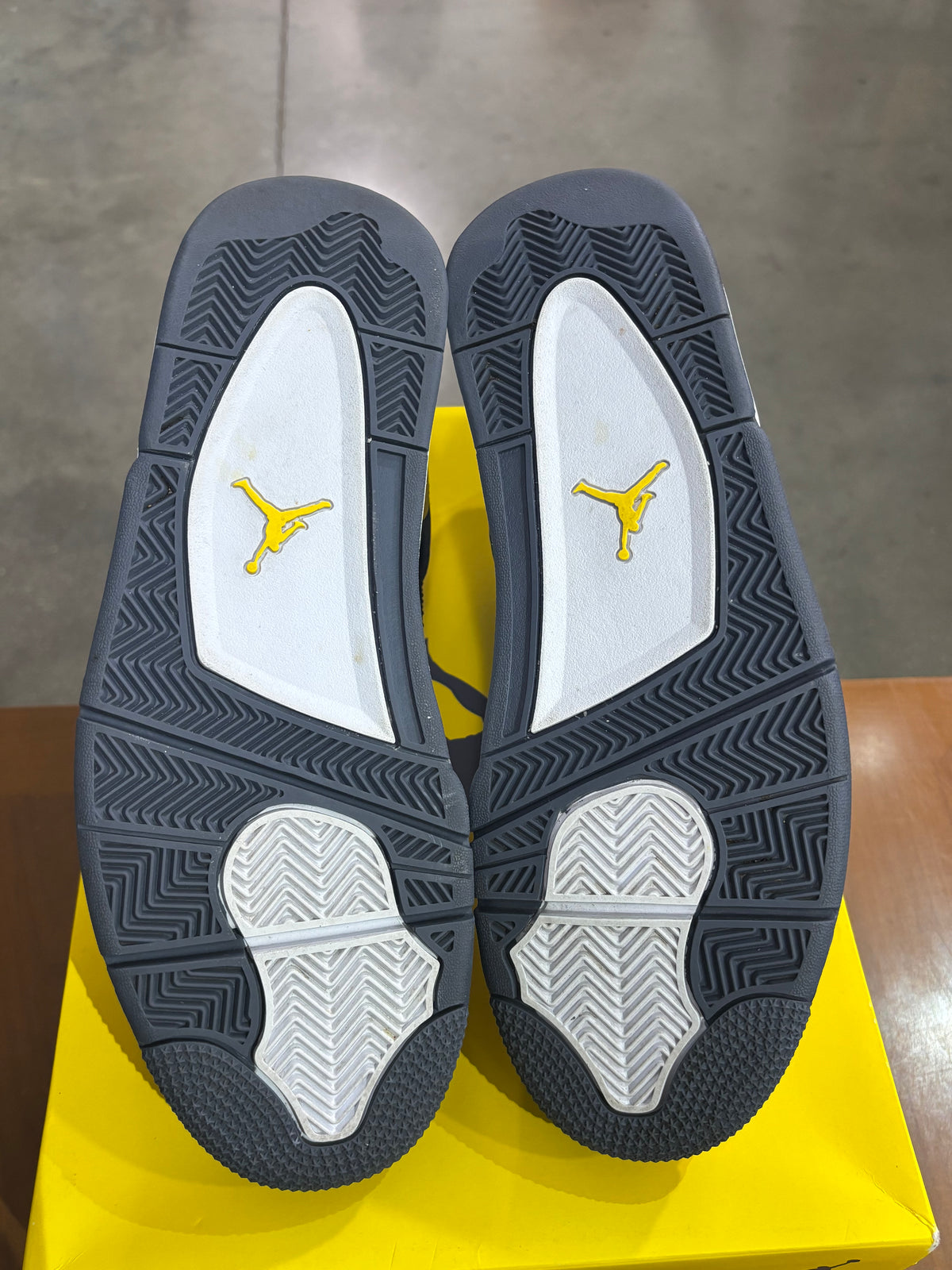 Preowned Air Jordan 4 Lightning