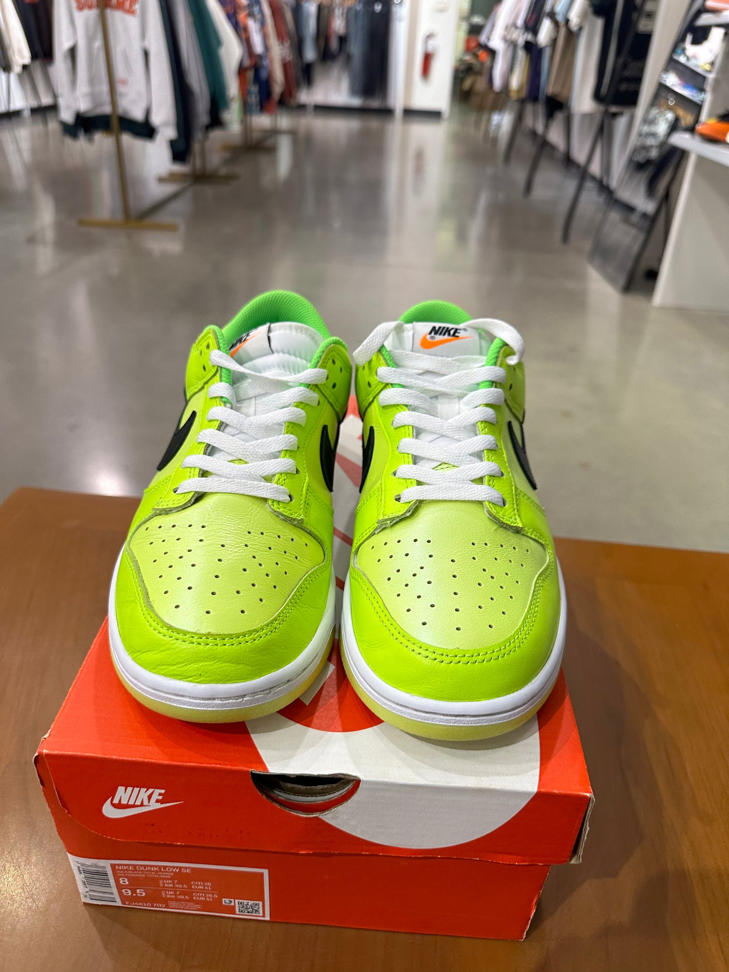 Preowned Nike Dunk Low Splash Volt