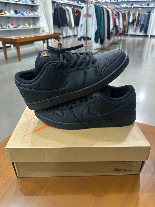 Preowned Nike SB Dunk Low Triple Black