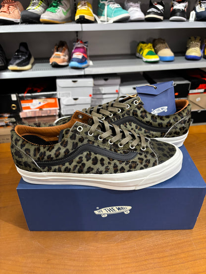 Vans Premium Old Skool 36 in Cheetah Olive