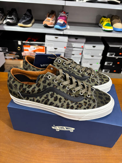 Vans Premium Old Skool 36 in Cheetah Olive