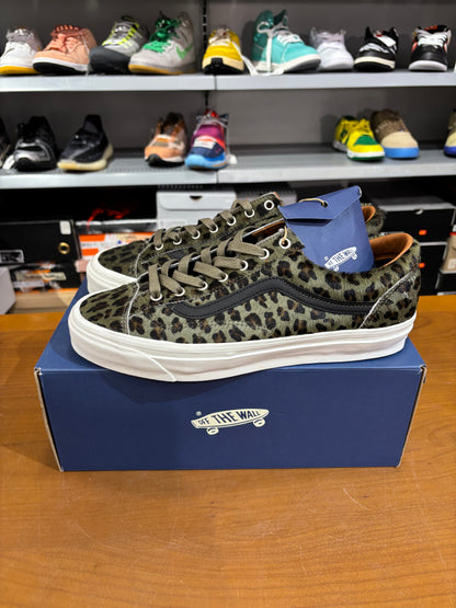 Vans Premium Old Skool 36 in Cheetah Olive