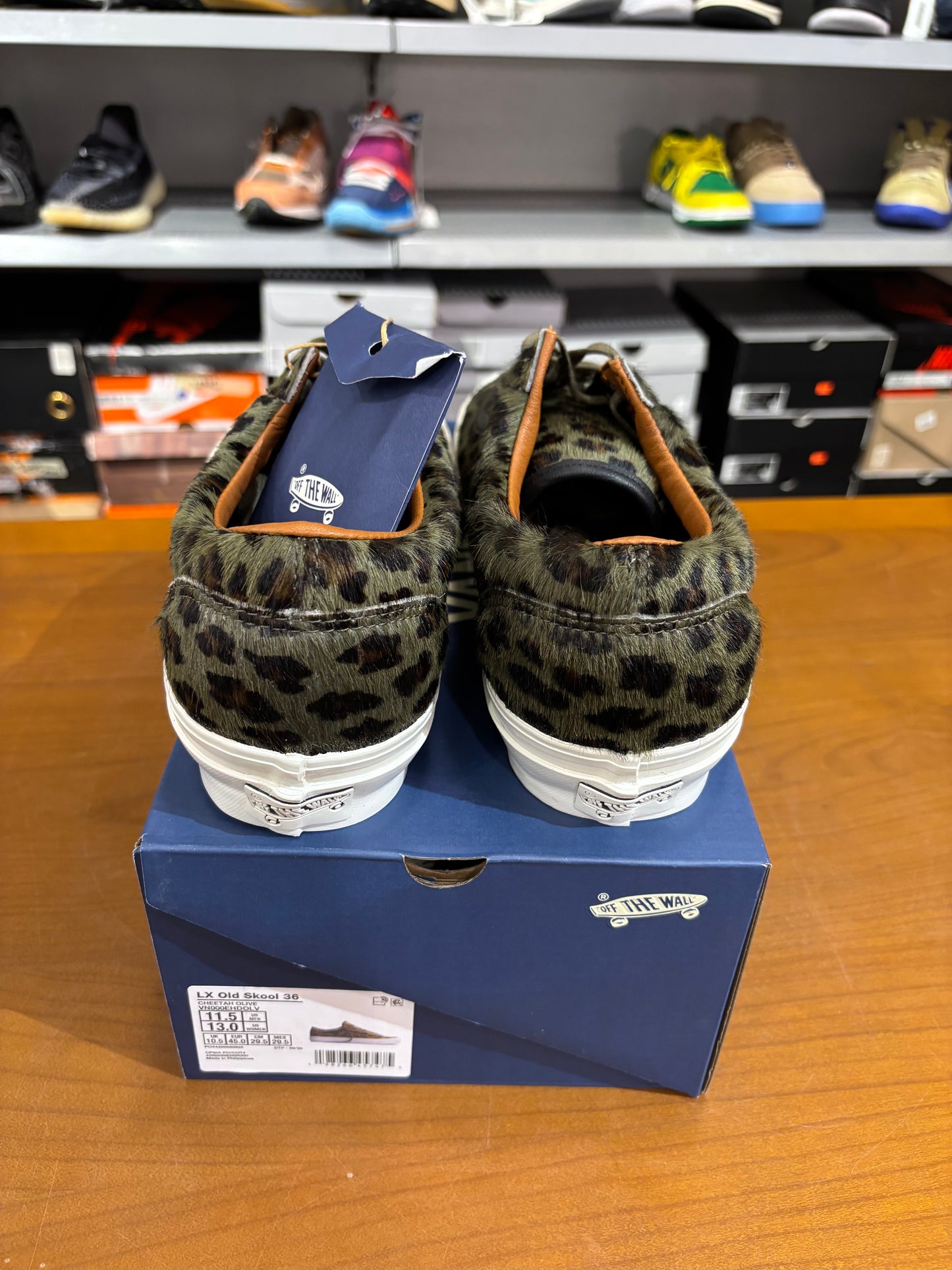 Vans Premium Old Skool 36 in Cheetah Olive