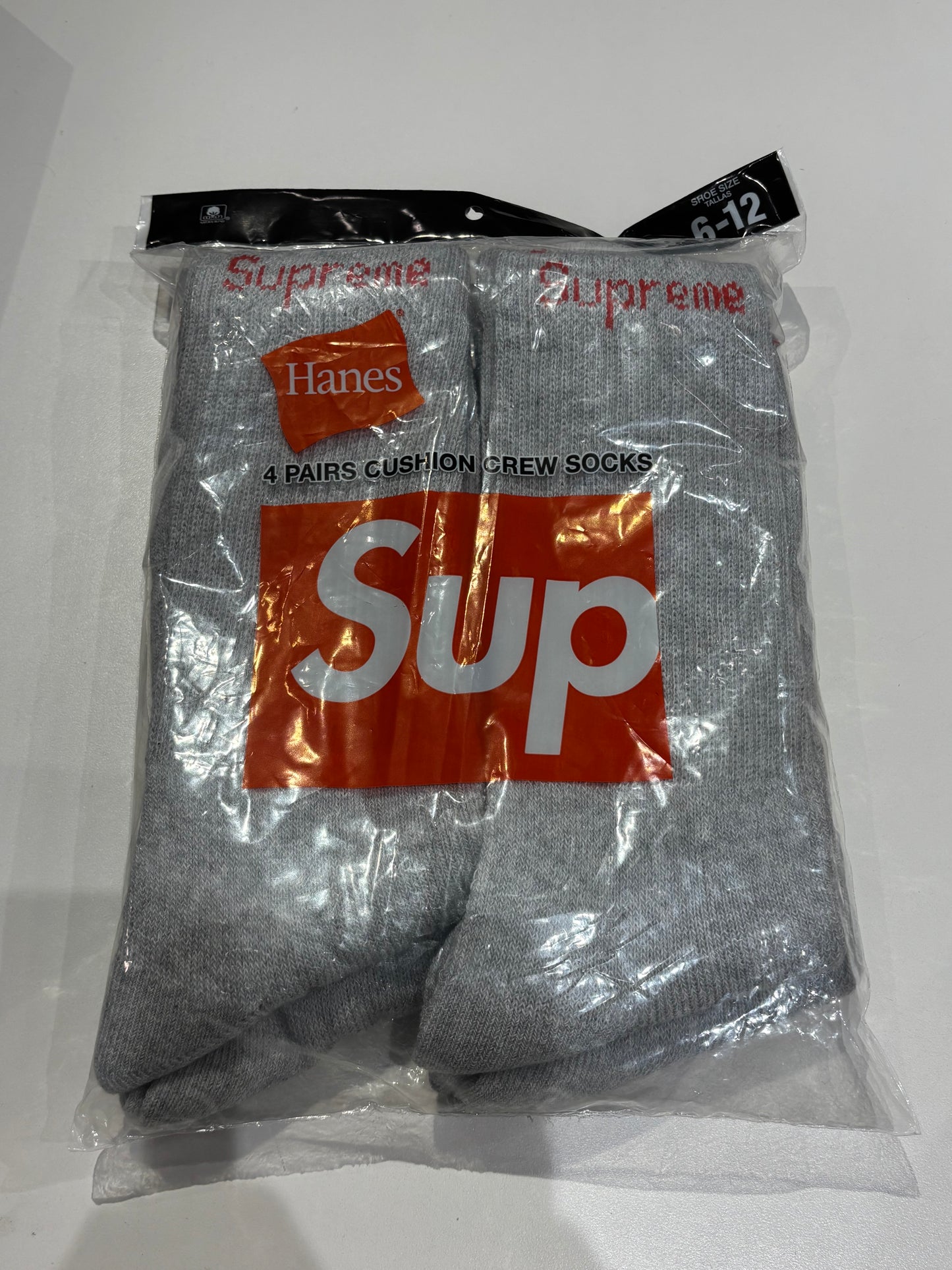 Supreme Hanes Crew Socks (4 Pack) Grey