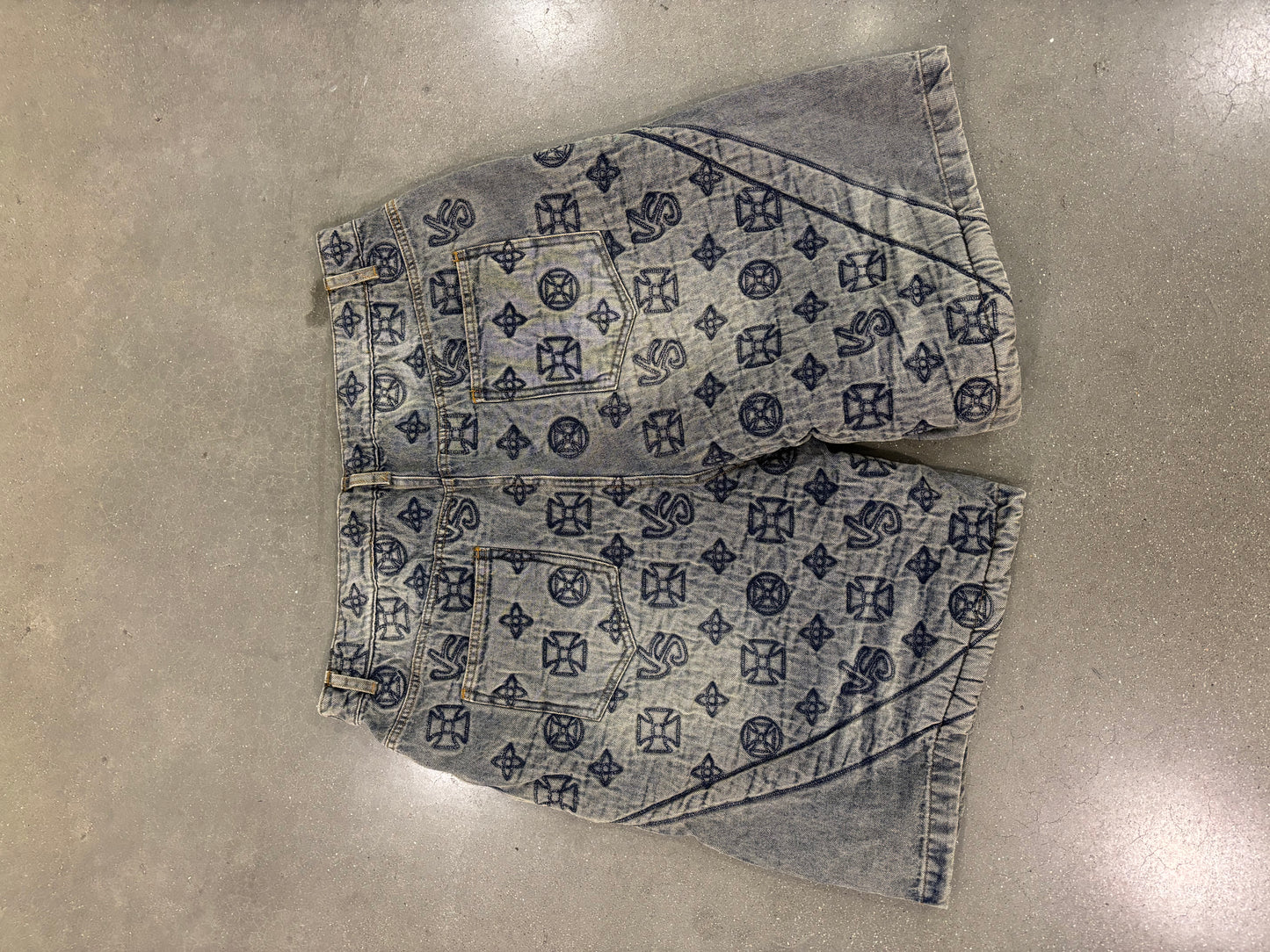 Preowned Vale Spade Jean Shorts