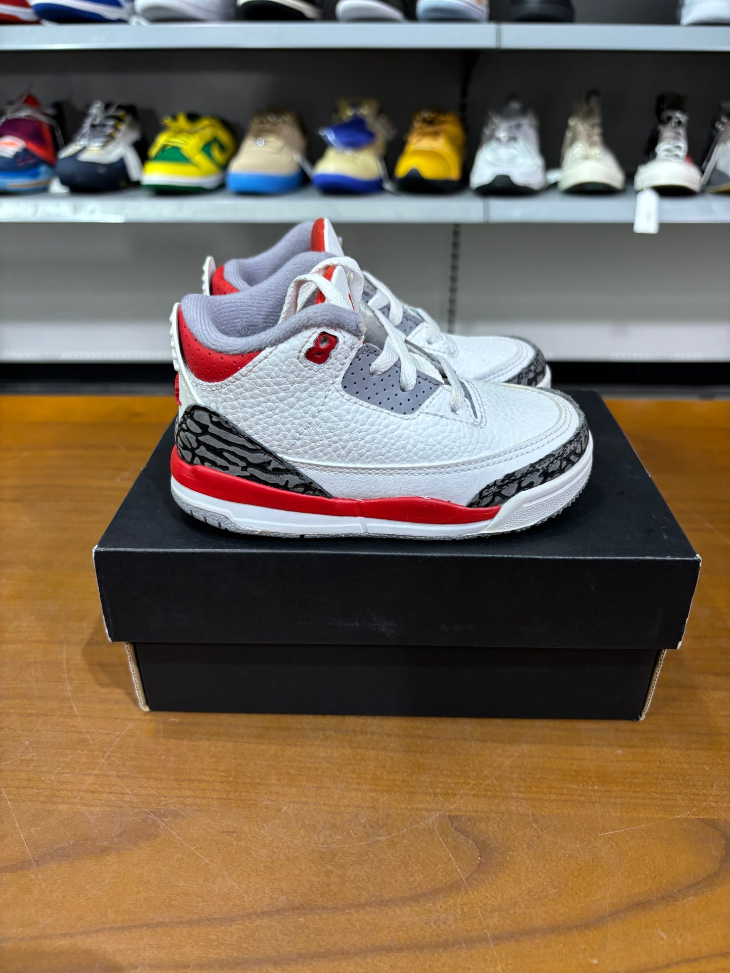Preowned Jordan 3 Fire Red